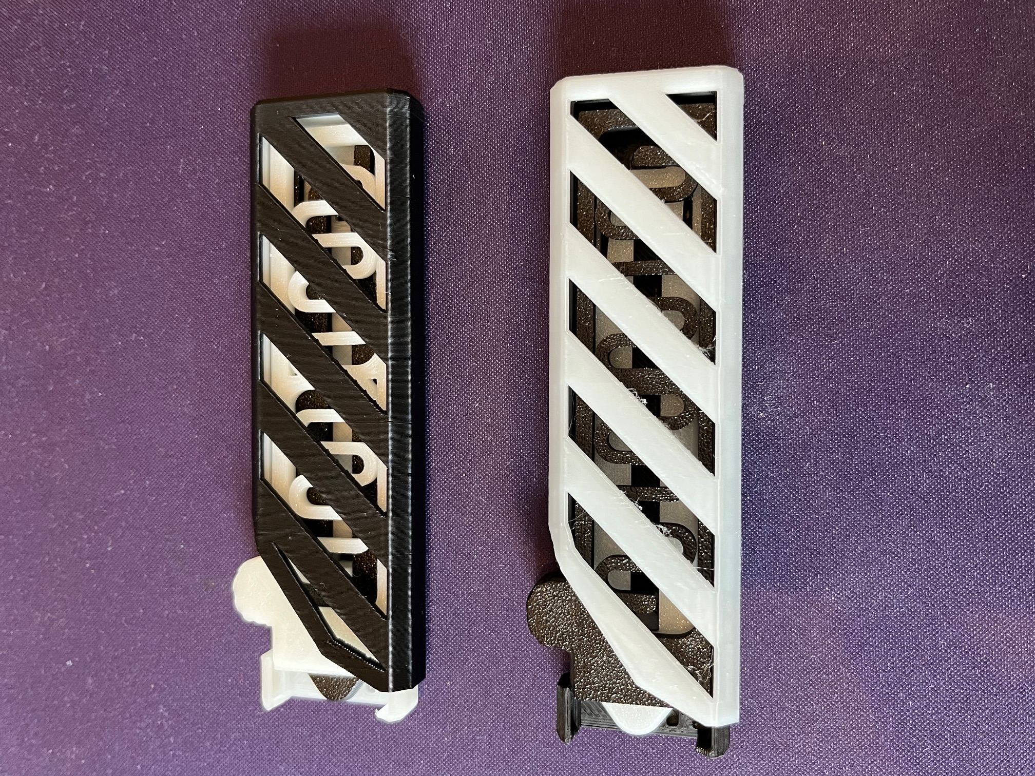 Miniatura 3 do modelo 3D Simple OTF Knife Handle Stripes