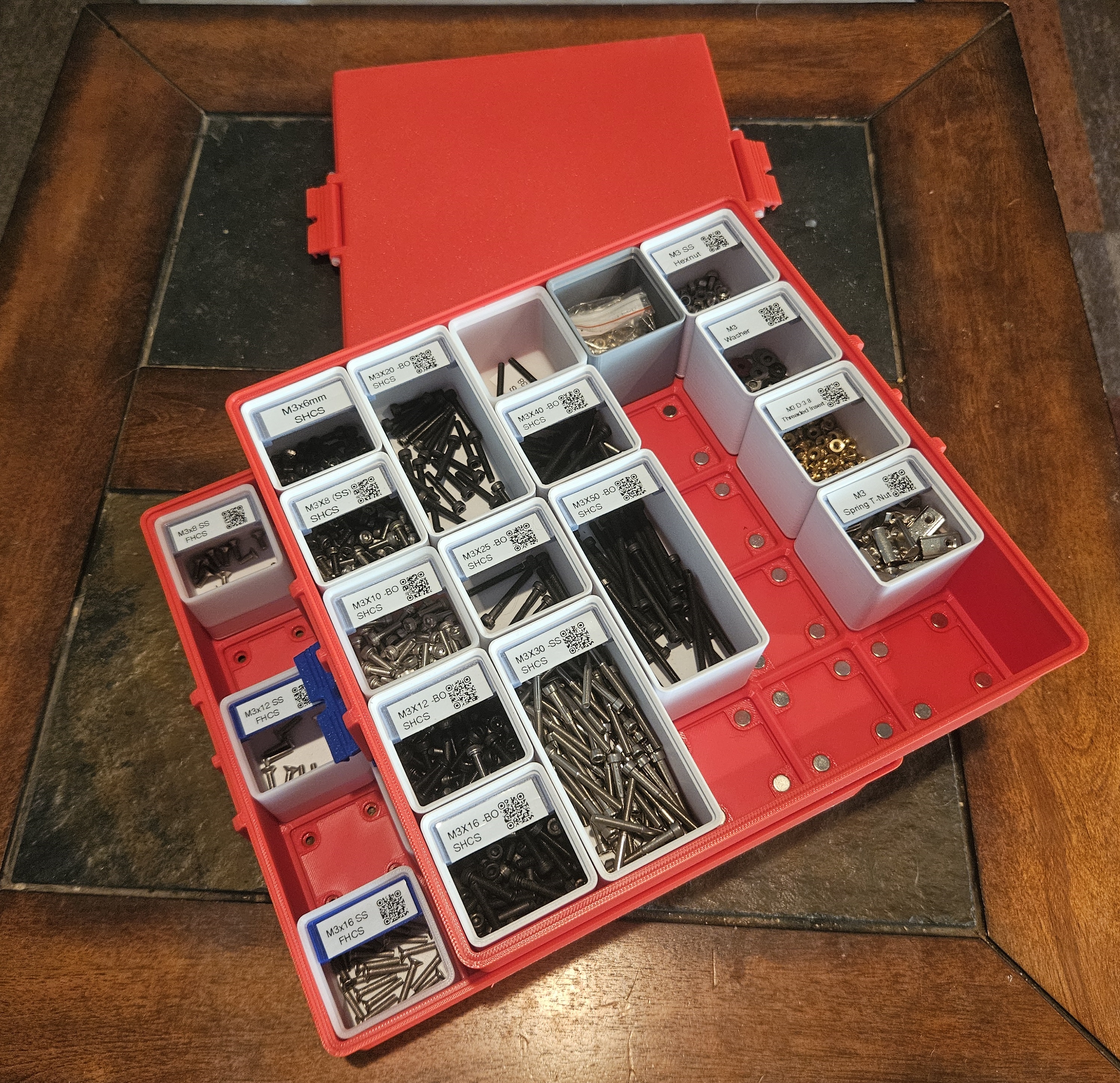 Miniatura 4 do modelo 3D Stackable Storage Box - Gridfinity 5x5 with Lid