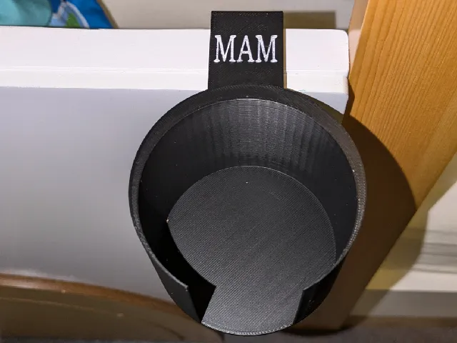 Praktische Babyflaschen-Halterung für MAM-Flaschen