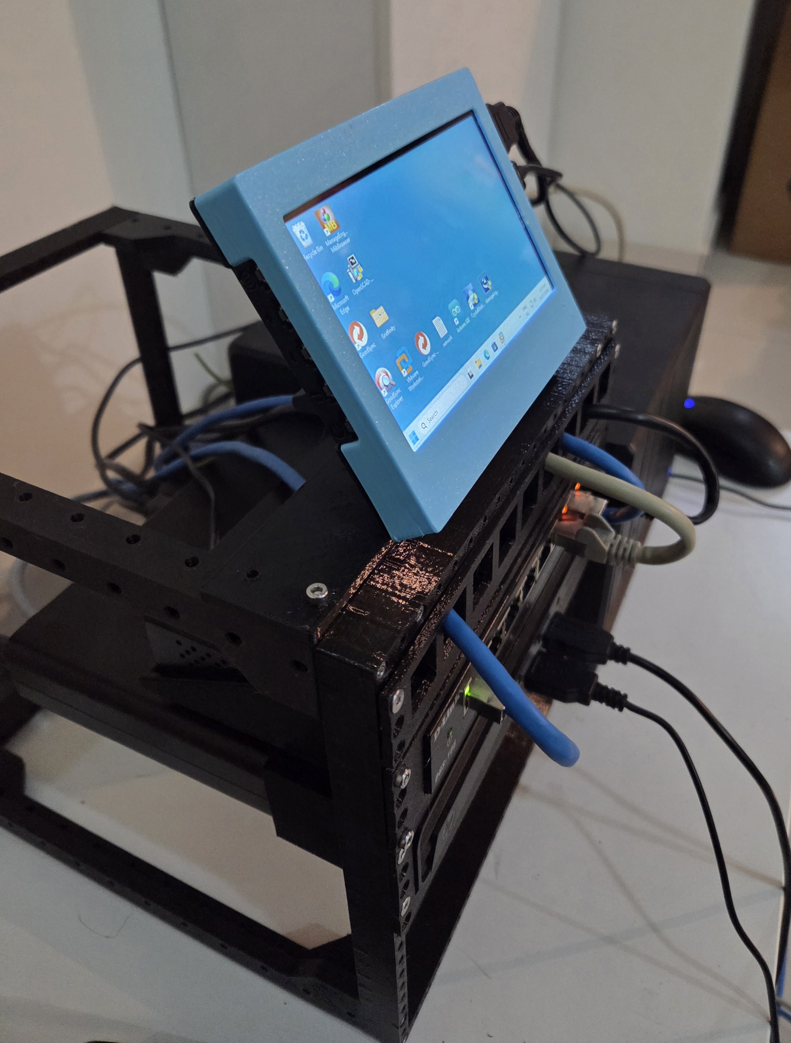 Display mount for "19cm network rack"
