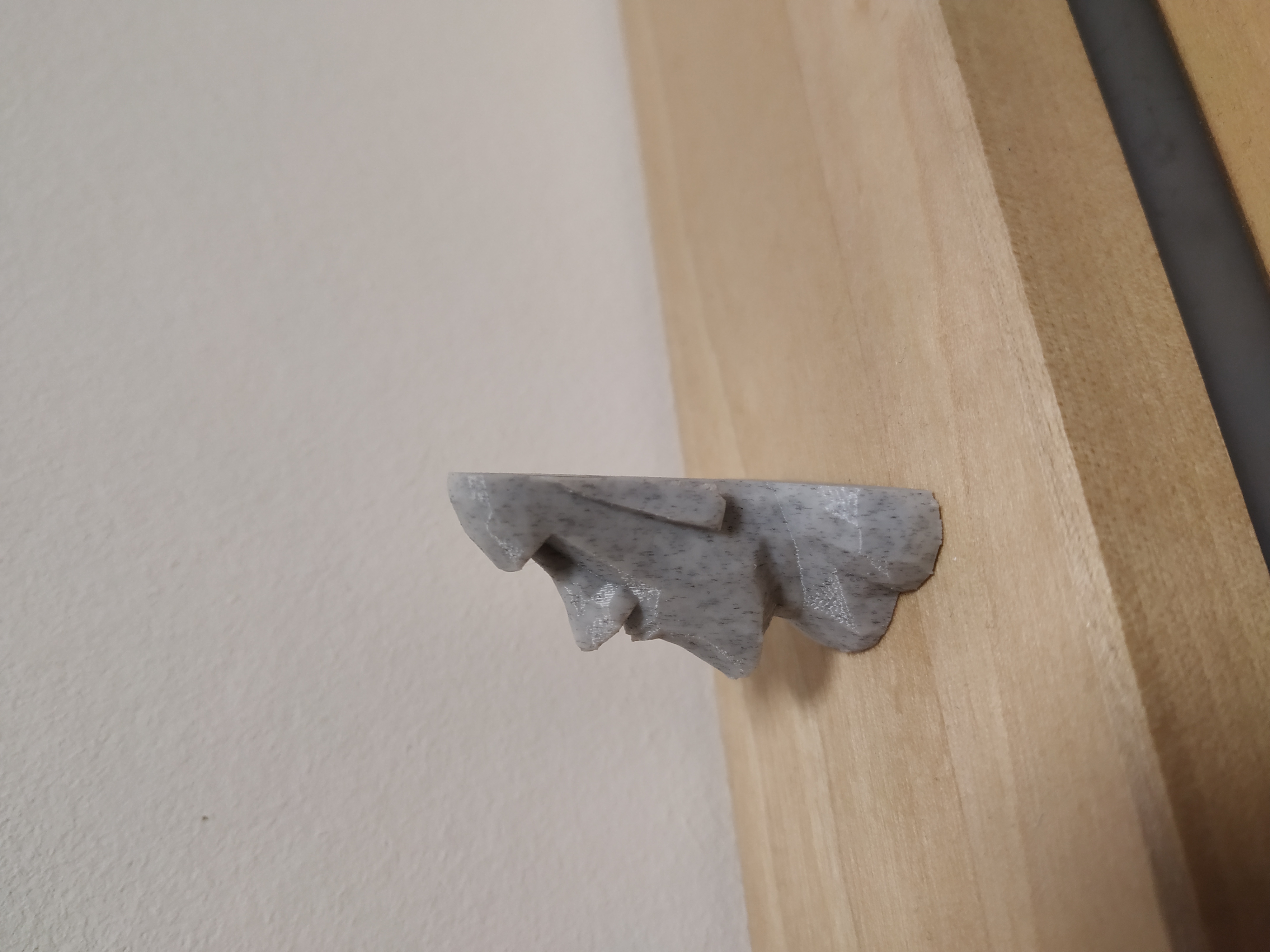 Moai Low Poly Magnet