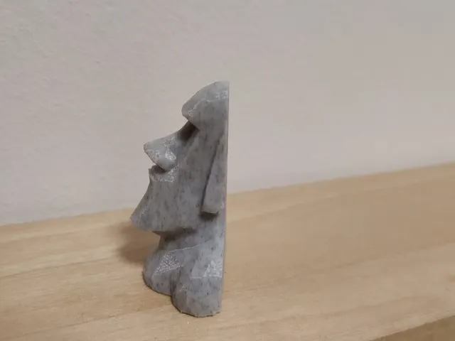 Moai Low Poly Magnet