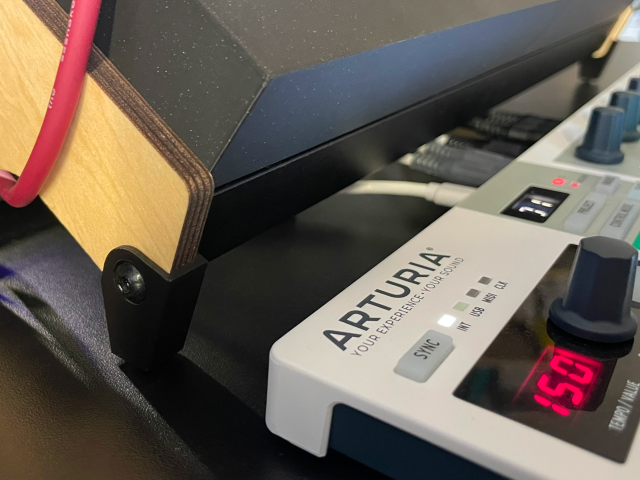 FEET FOR SEQUENZ KORG VOLCA RACK (SCREW MOUNTED)