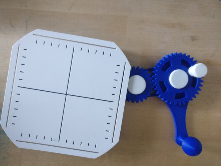 Plates with rulers AND grooves to lock stuff