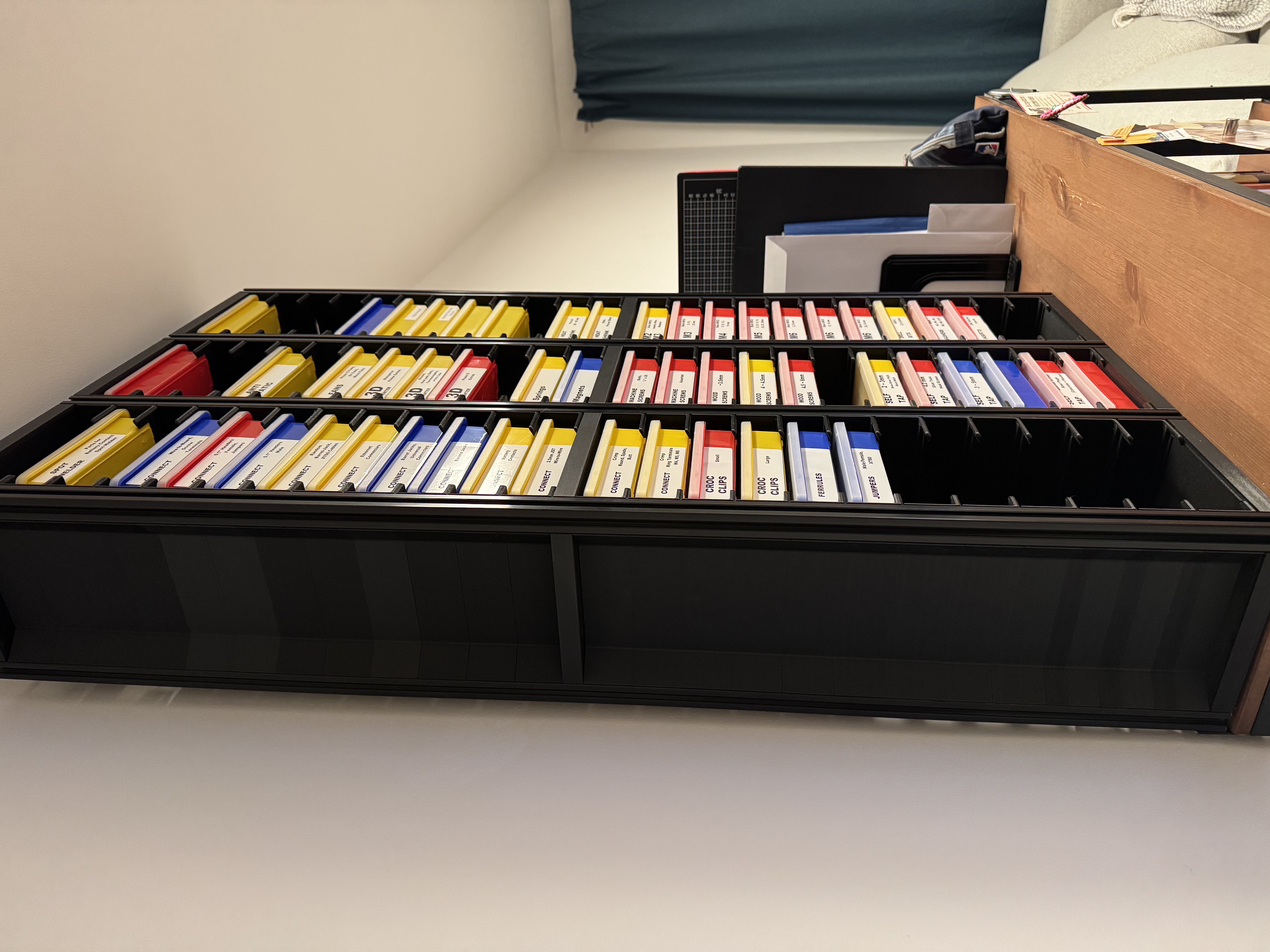 Miniatura 2 do modelo 3D Storage Rack for Small Parts Boxes