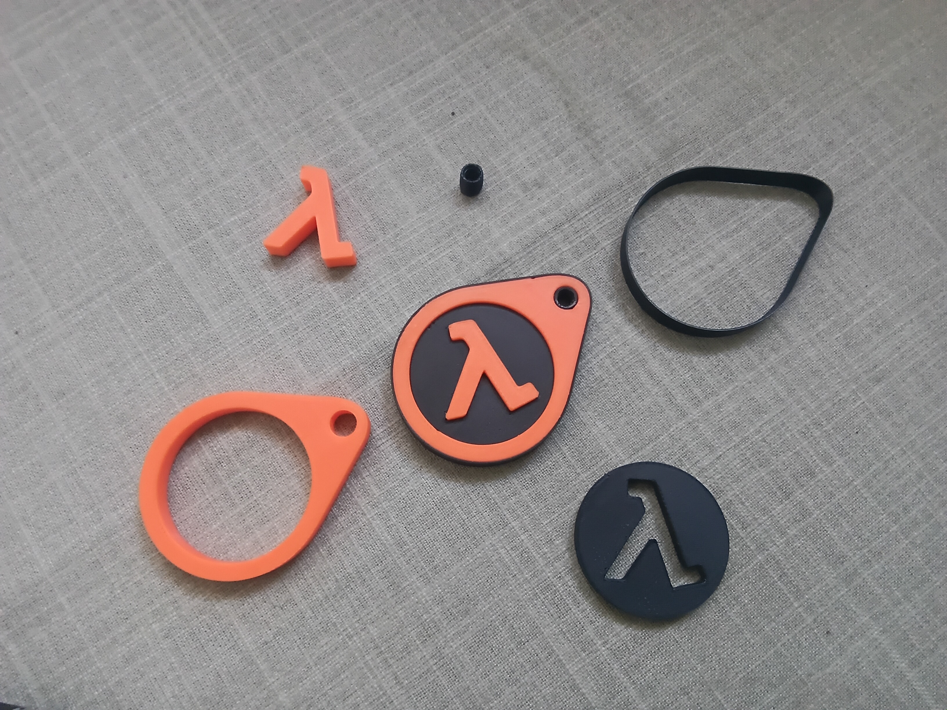 Half-Life_keychain