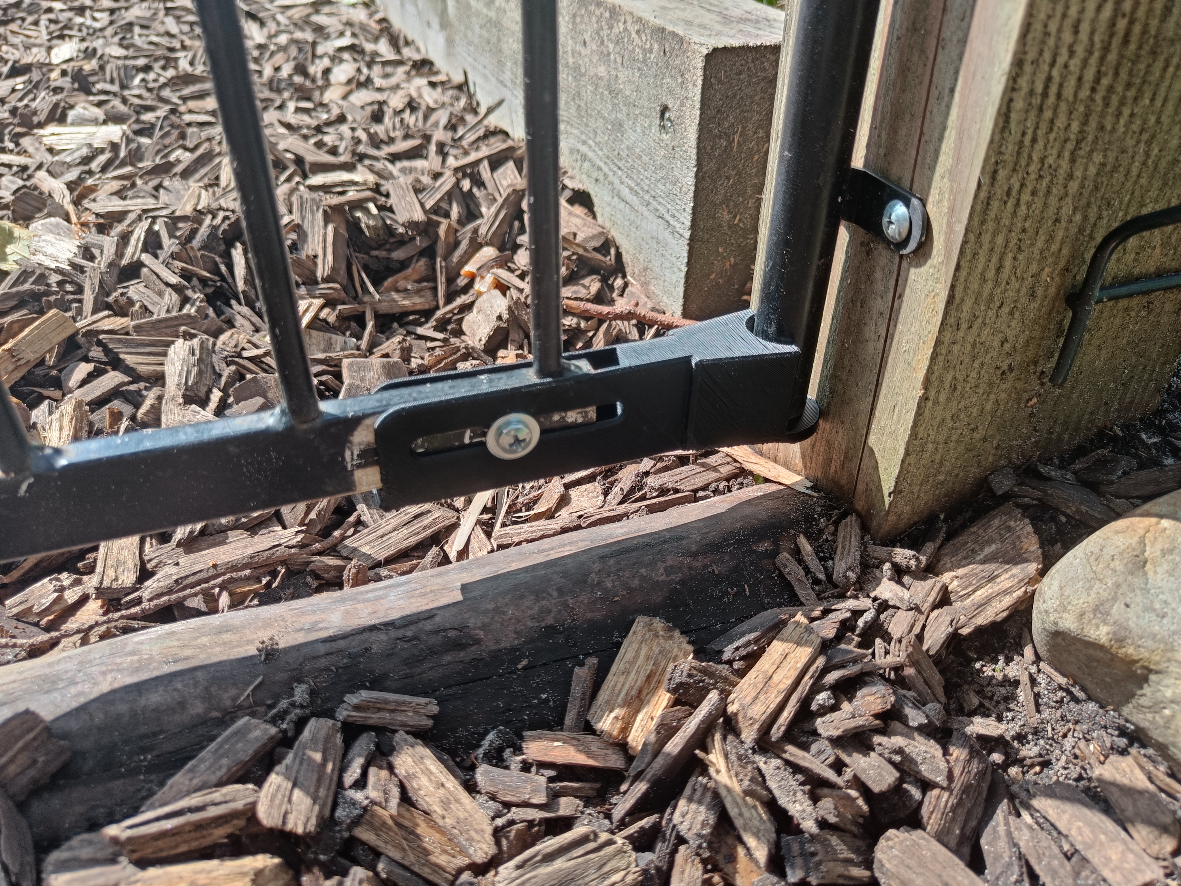 baby fence gate hinge