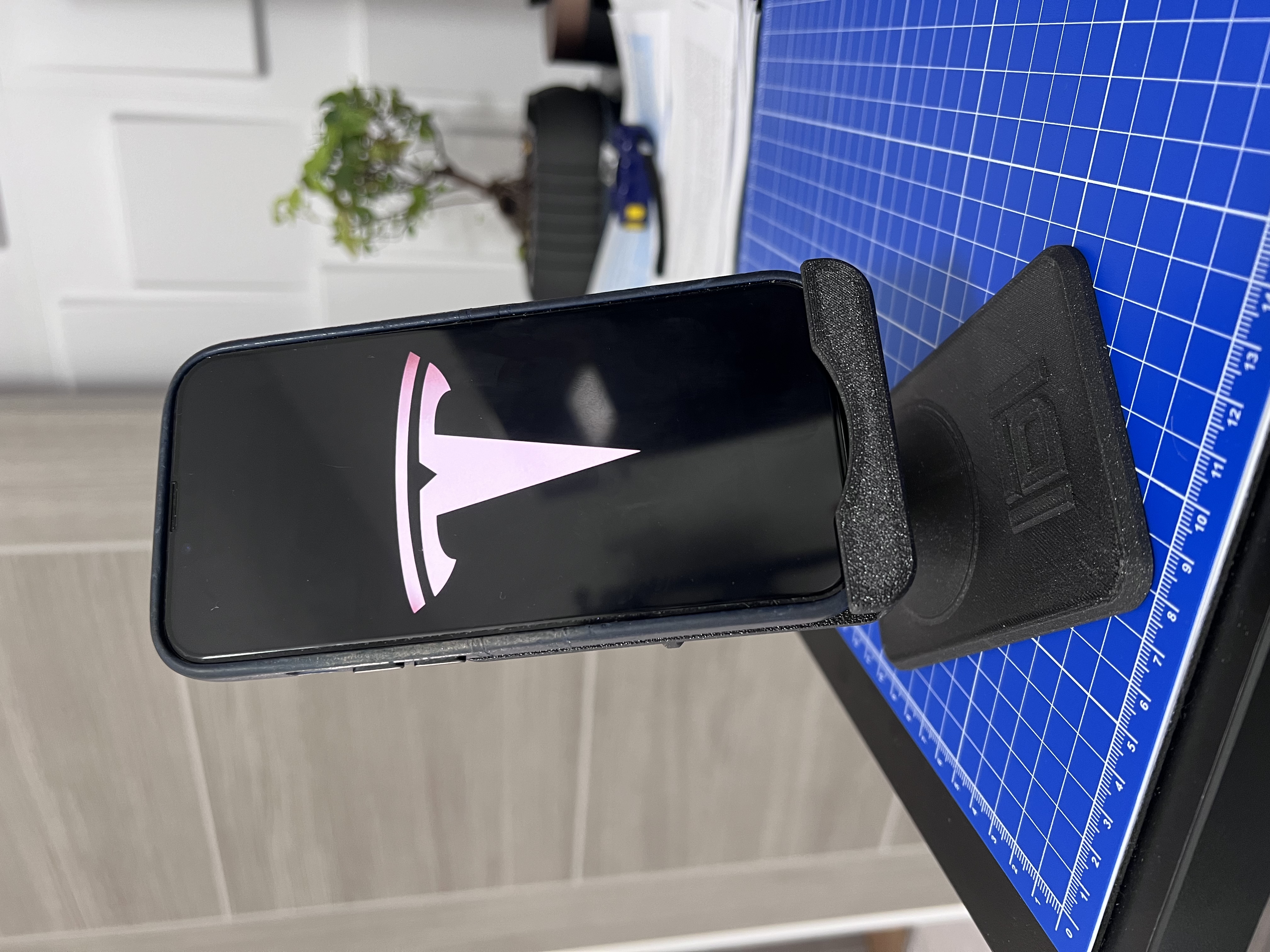 Phone Stand - Tilt Adjustable — miniatura 4