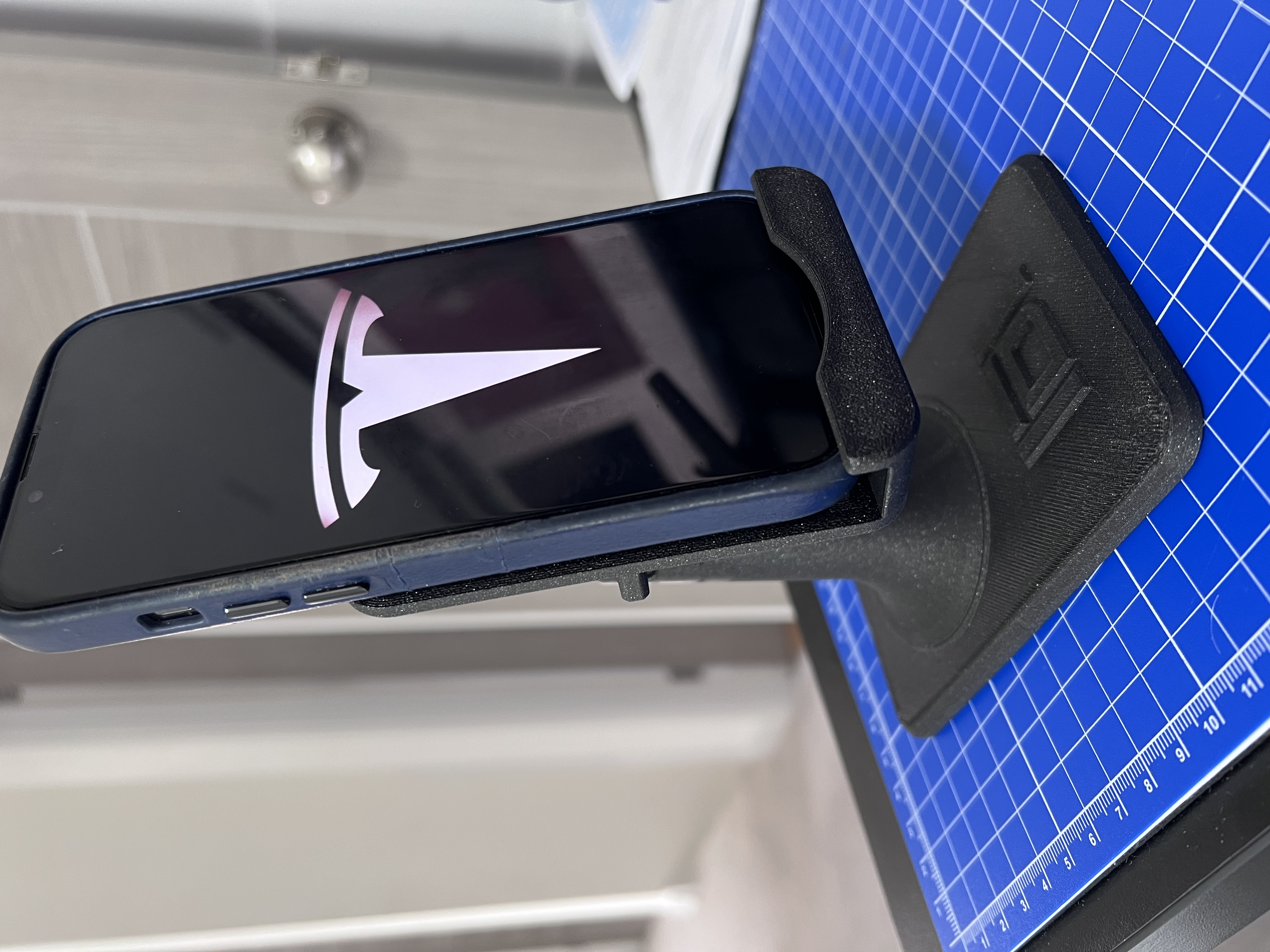 Phone Stand - Tilt Adjustable — miniatura 7
