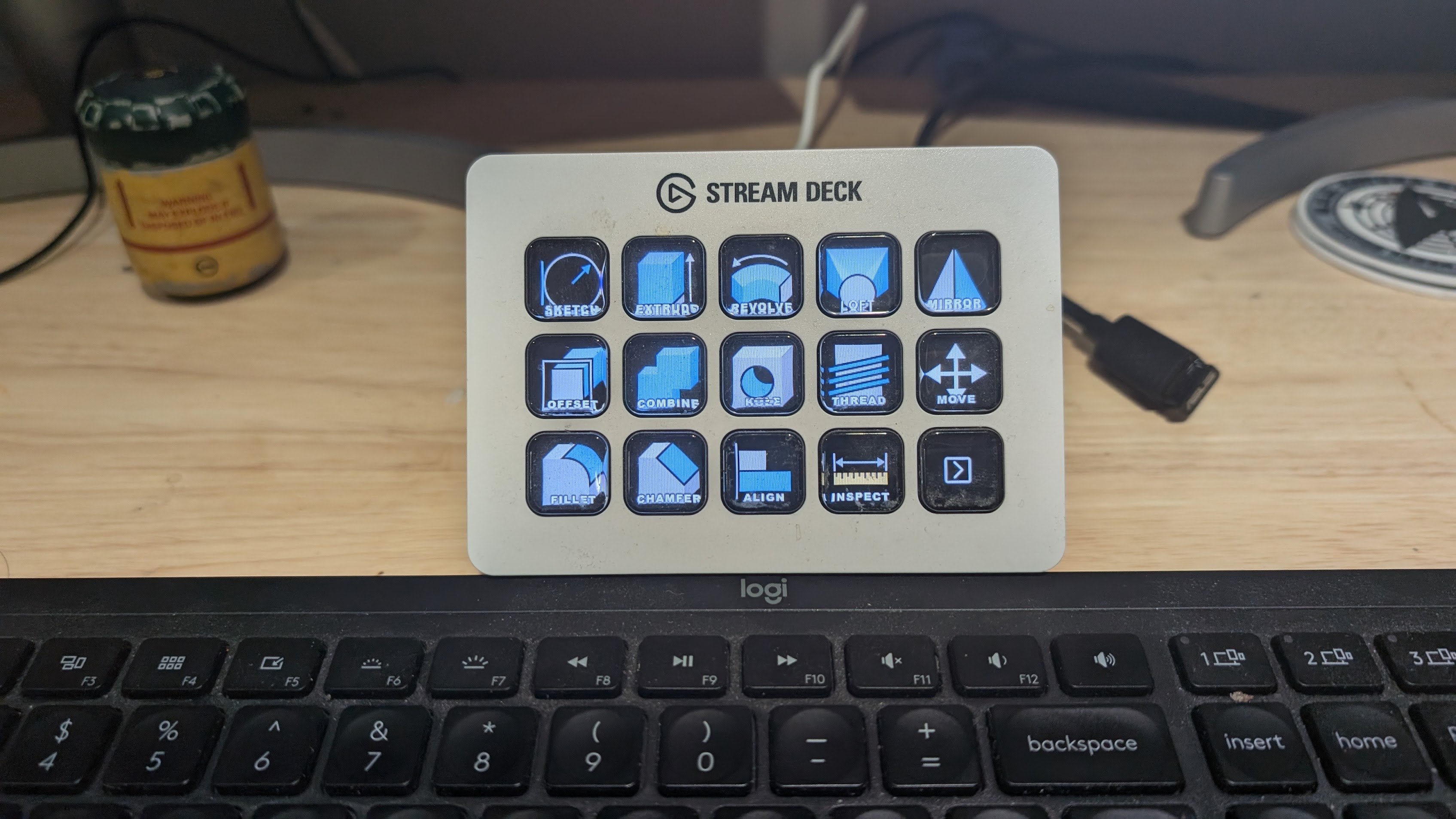 StreamDeck mk2 mount for Logitech MX KEYS keyboard by BlackSeaProps ...