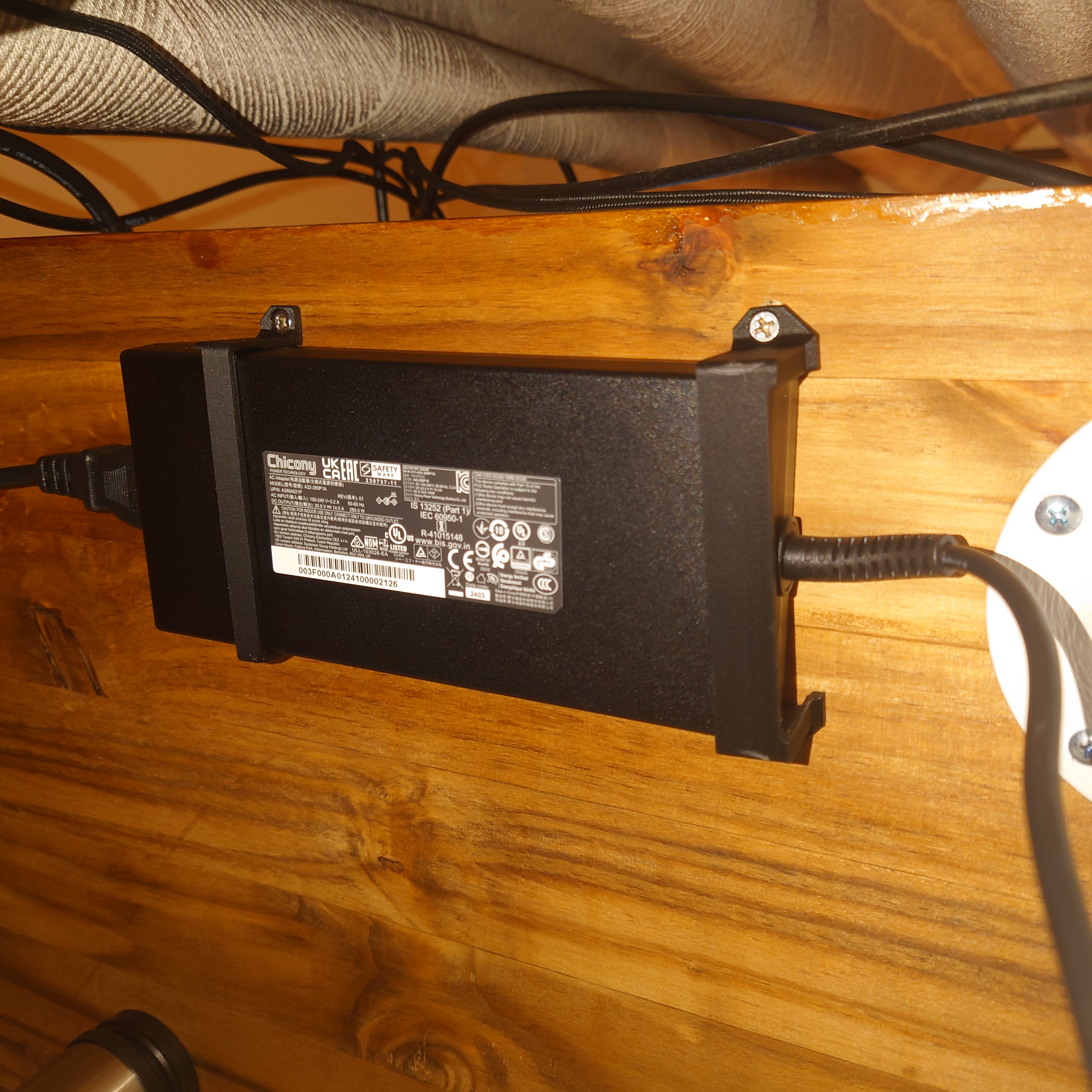 Aorus fo32u2p Powerbrick Mount Model# A22-280P1A0