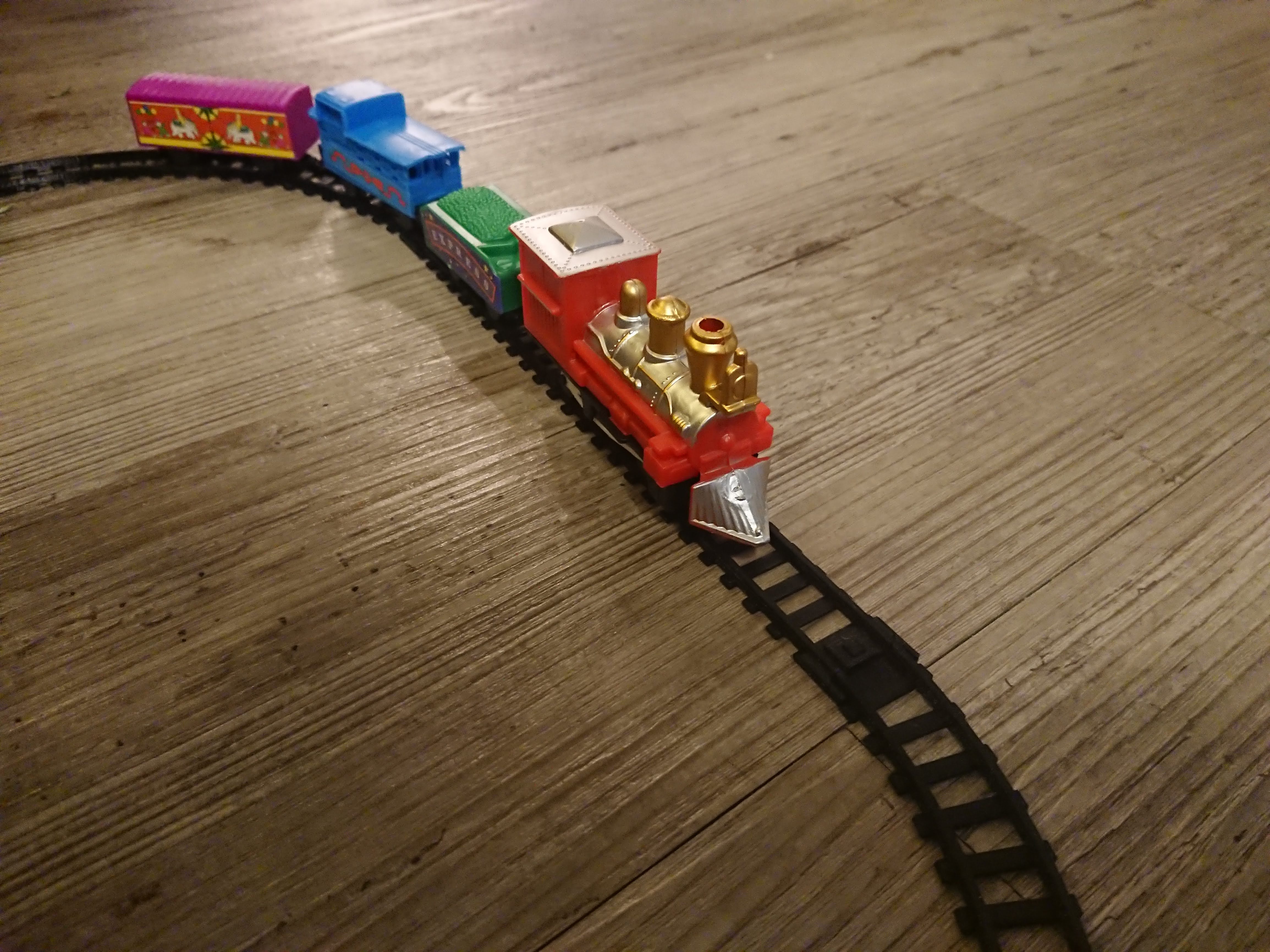 Tracks for cheap model train