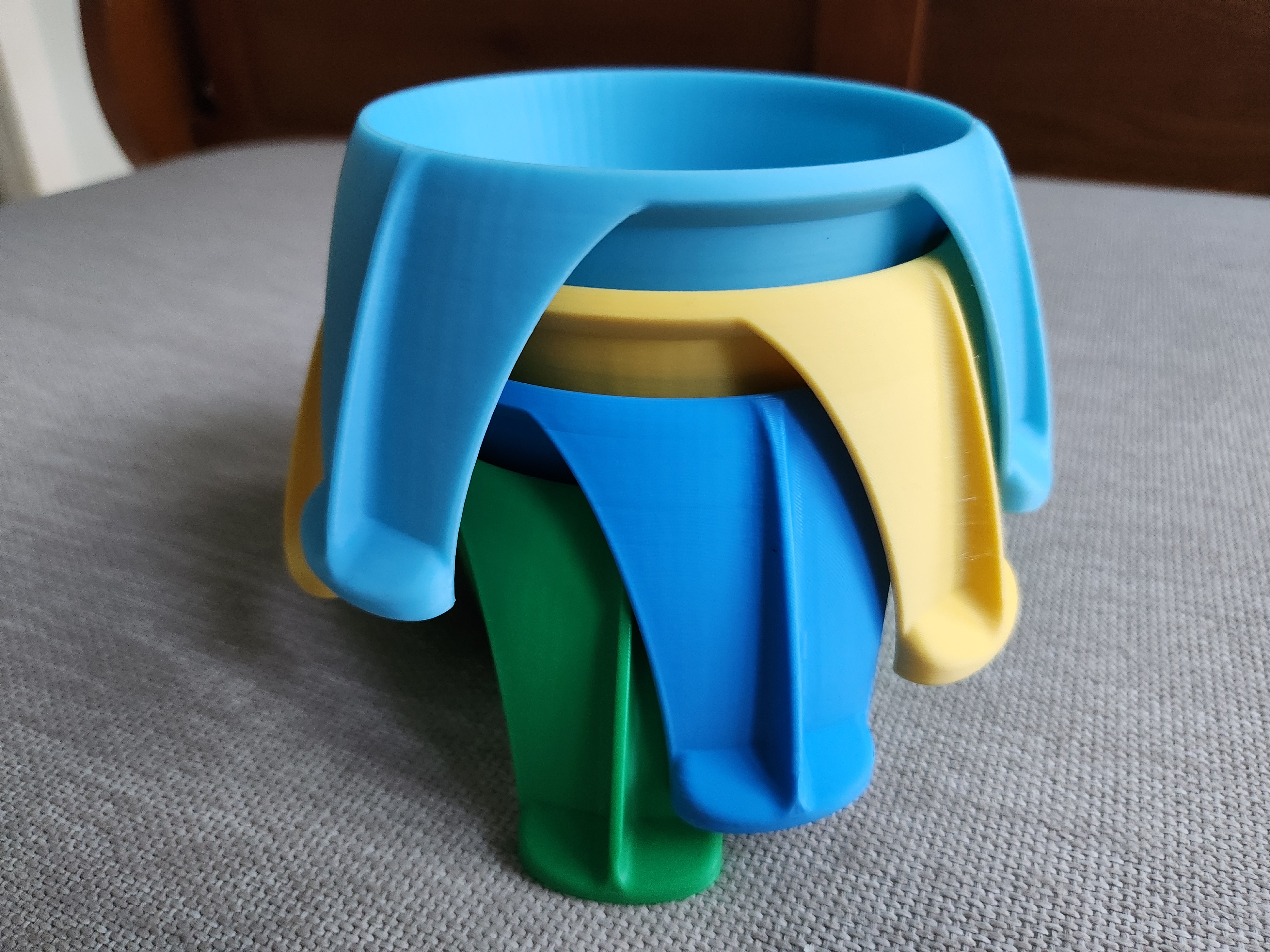 Miniatura 2 do modelo 3D Stackable Beach Cup Holder