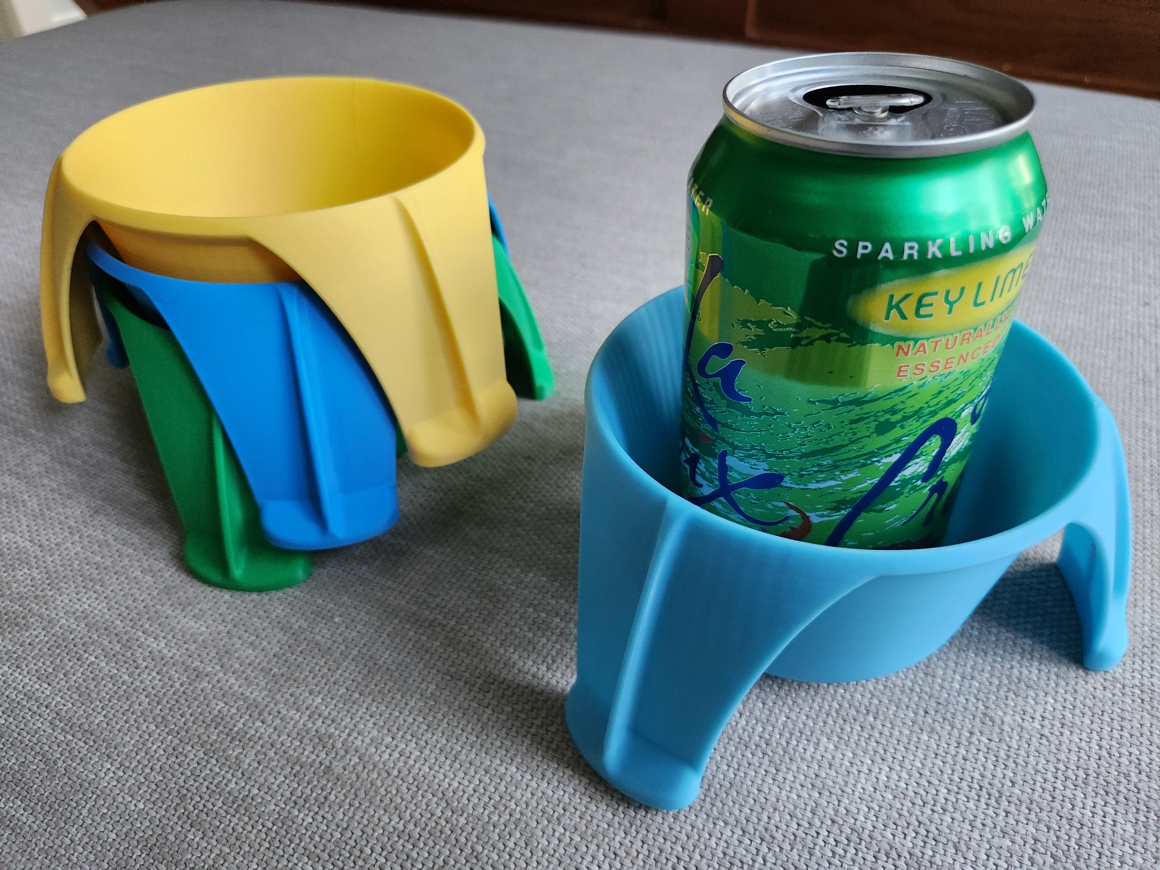 Miniatura 3 do modelo 3D Stackable Beach Cup Holder