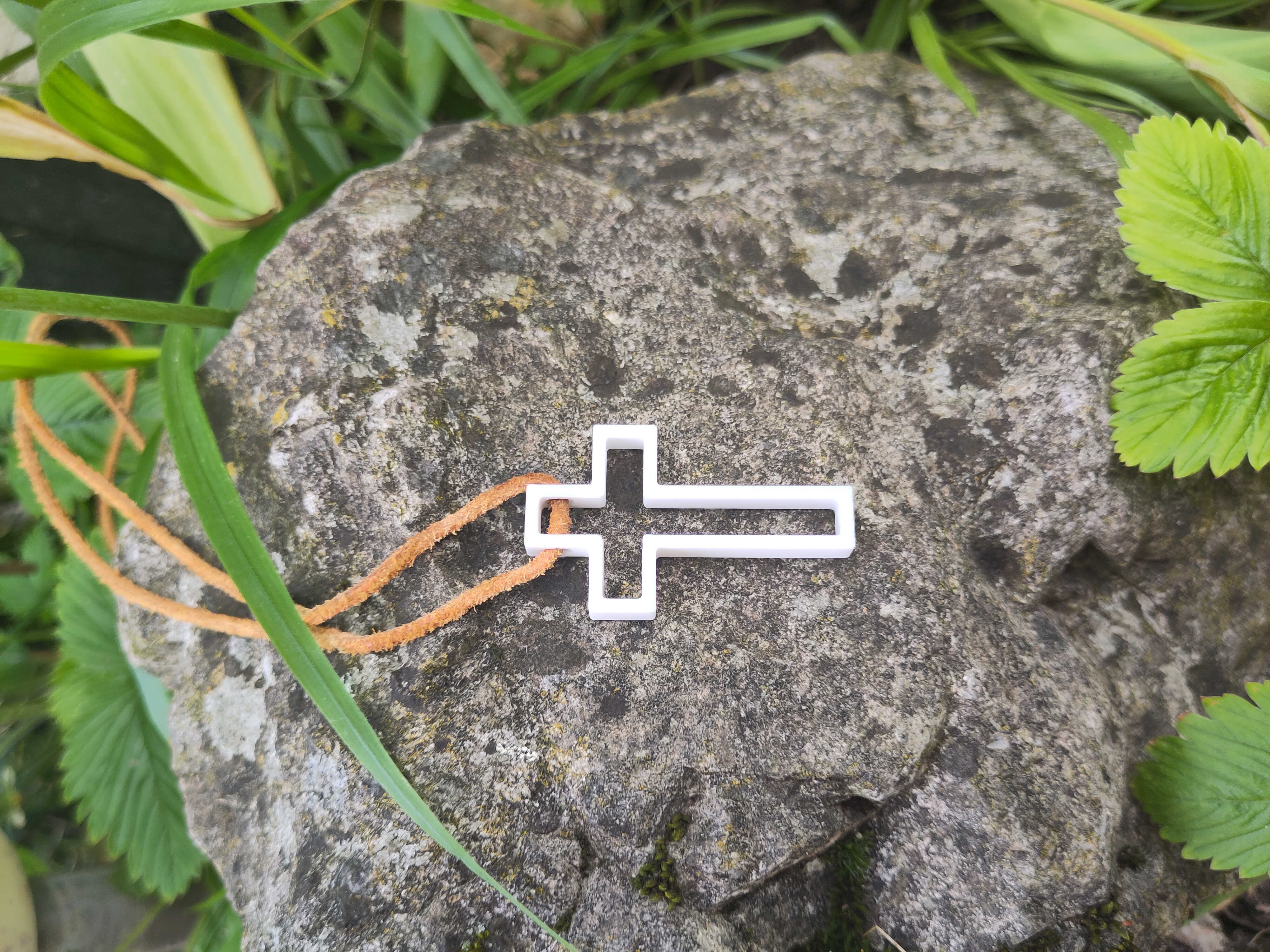 Modern Cross Chain / Keechain