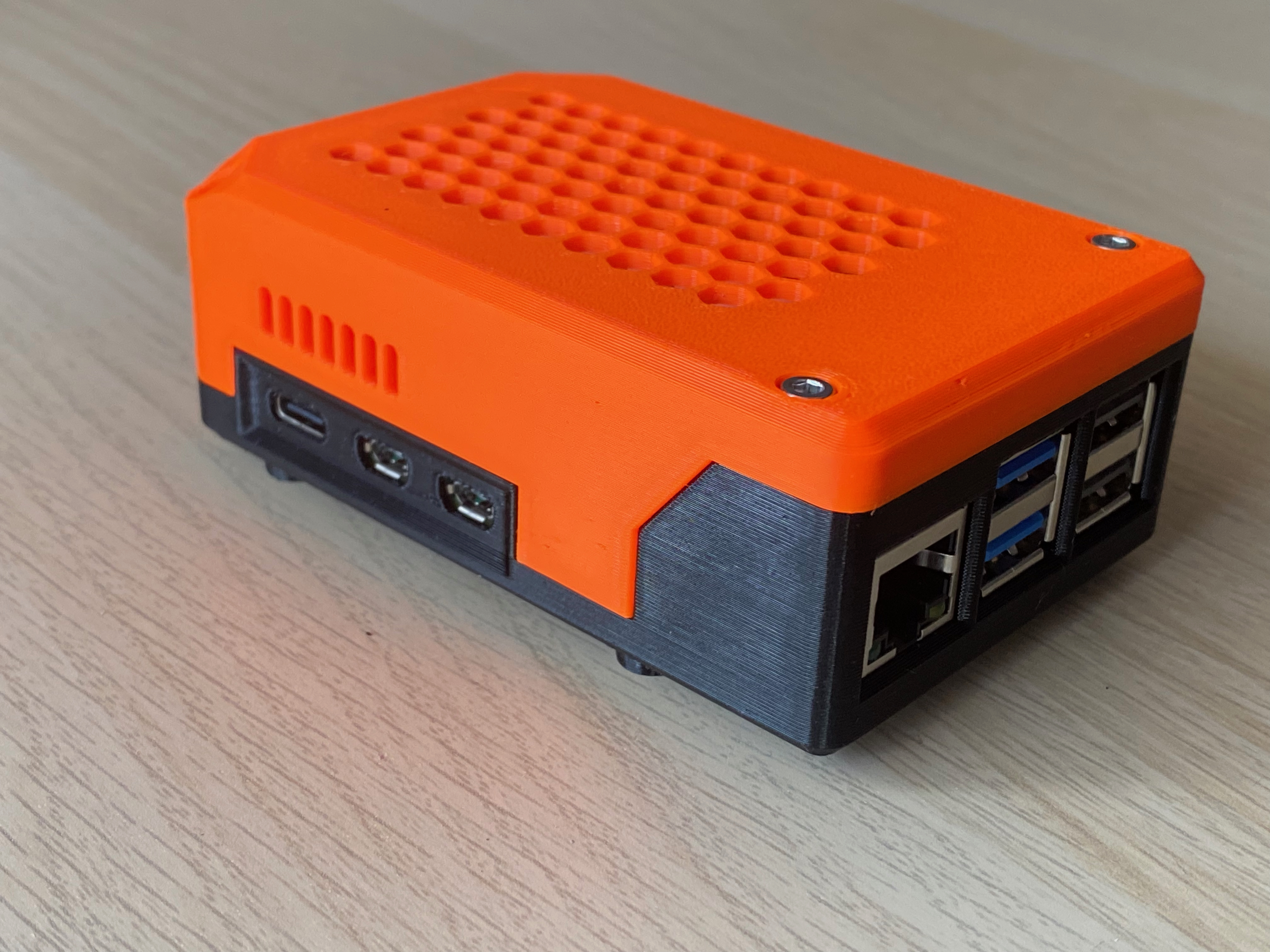Raspberry Pi5 + Geekworm X1001 NVMe SSD Case