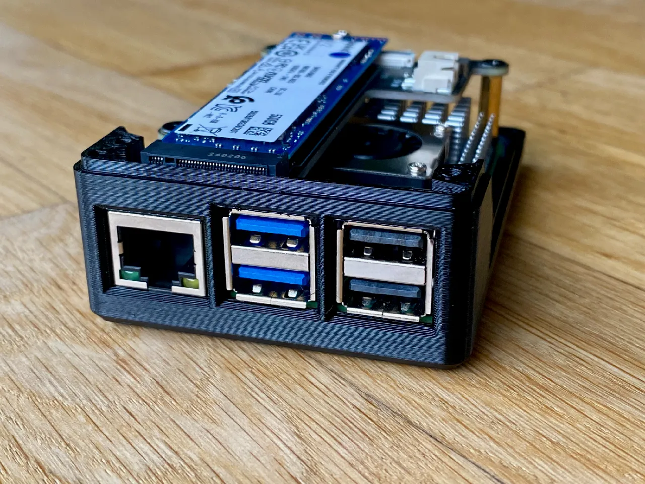 Raspberry Pi5 + Geekworm X1001 NVMe SSD Case by JetSteam