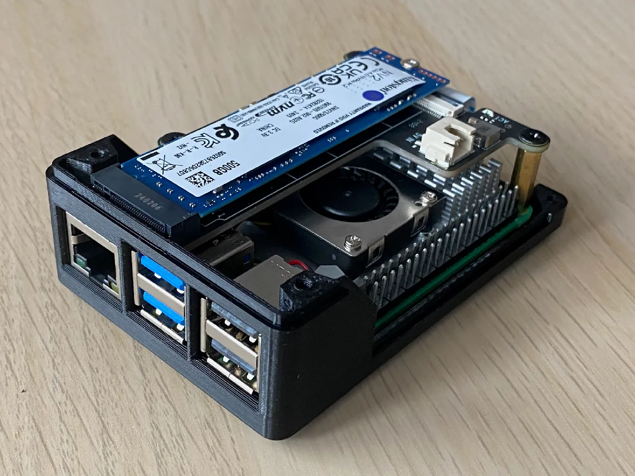 Raspberry Pi5 + Geekworm X1001 NVMe SSD Case by JetSteam