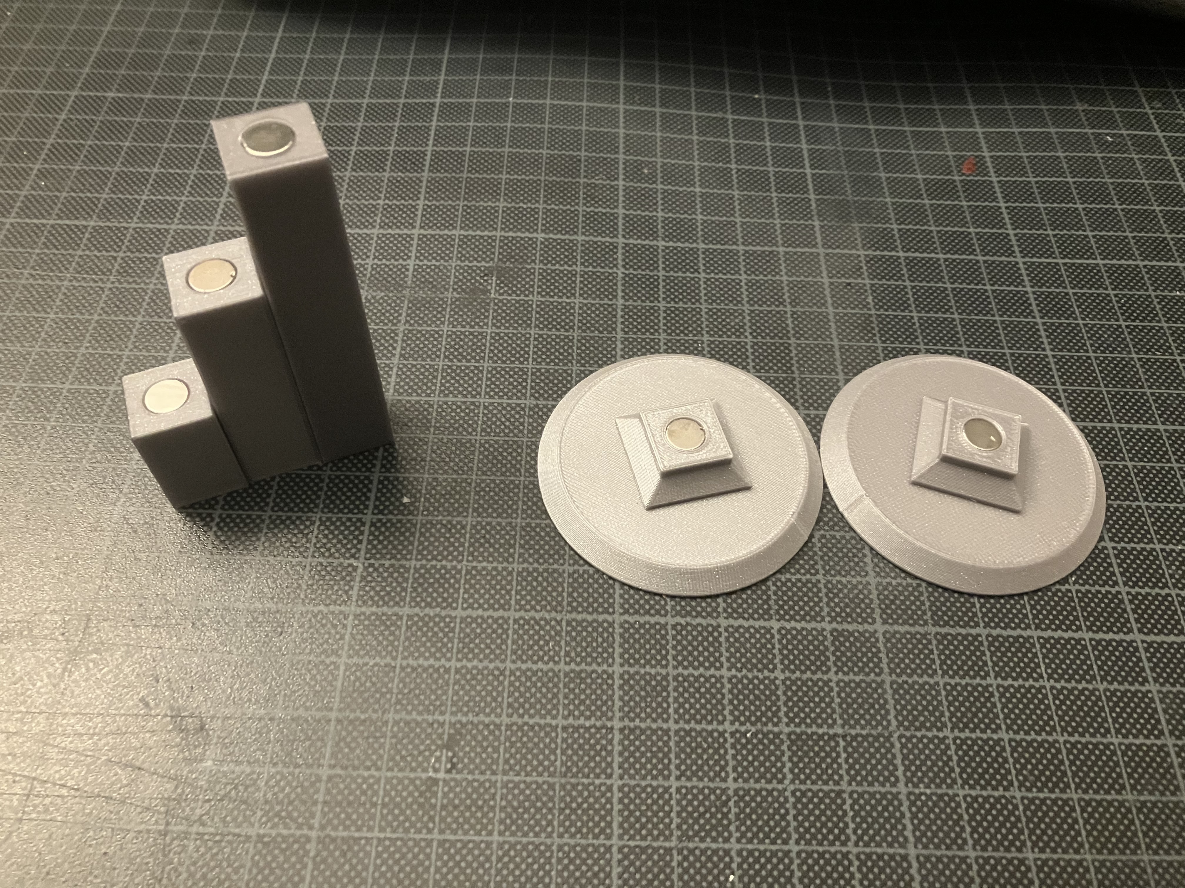 Customizable Modular DnD / Tabletop Flying Stand (STEP file included)