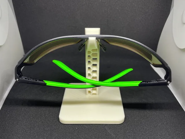 Honeycomb glasses stand