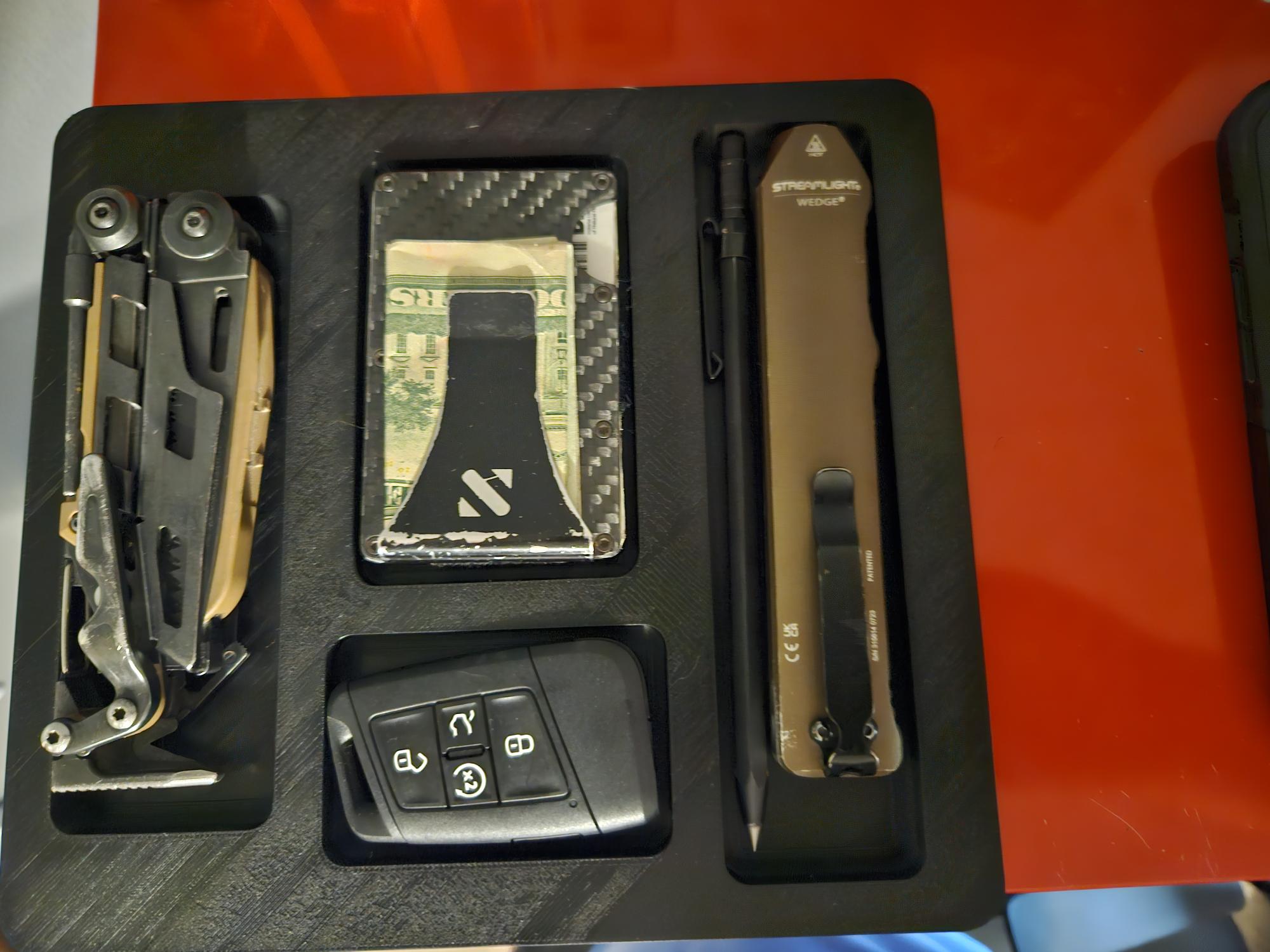 Miniatura 2 do modelo 3D EDC Organizer