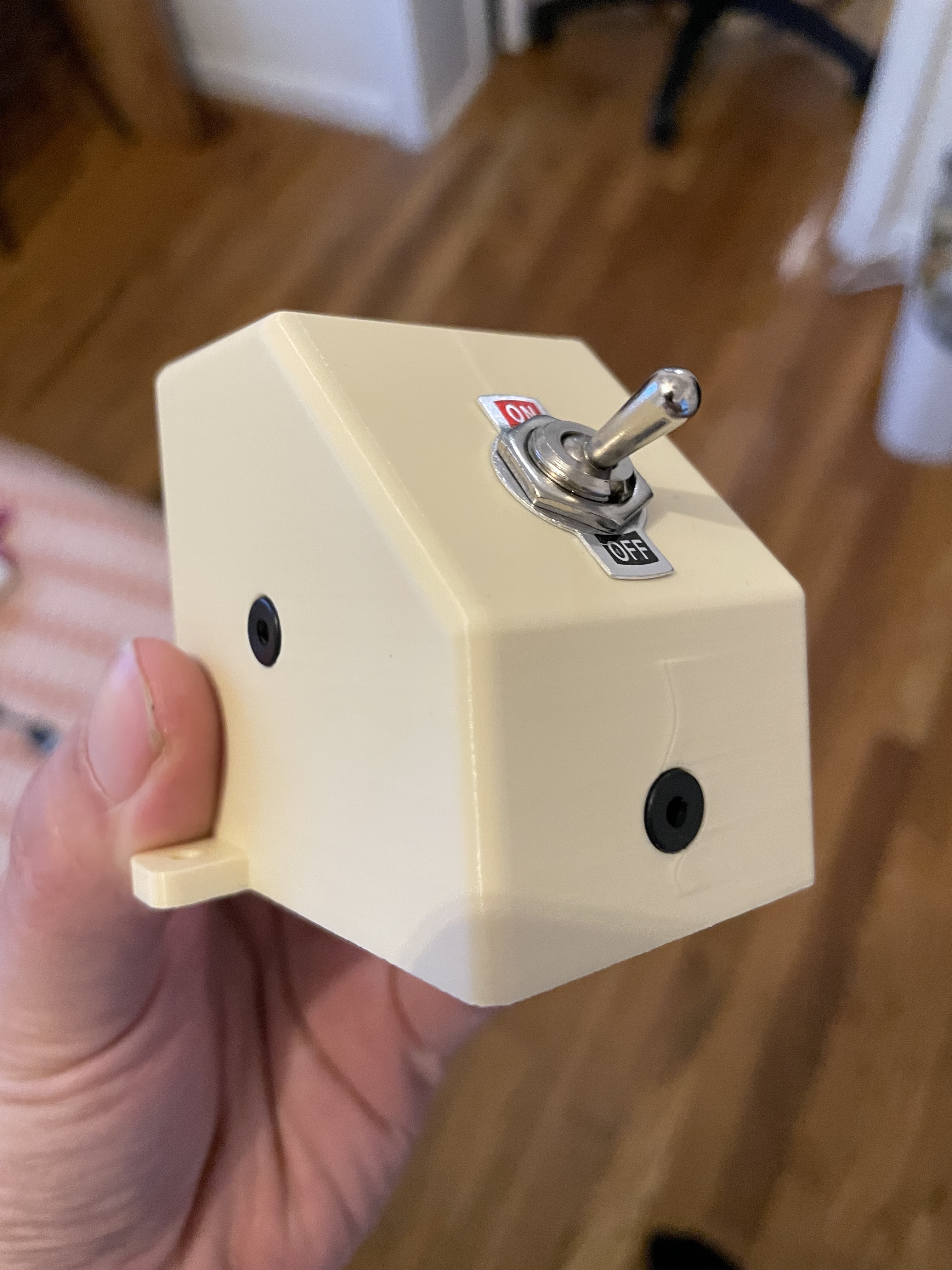 Miniatura 2 do modelo 3D Toggle Switch Box