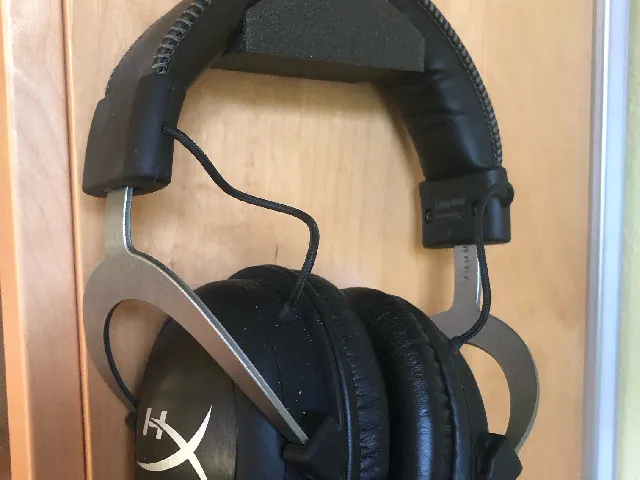 Headphone holder