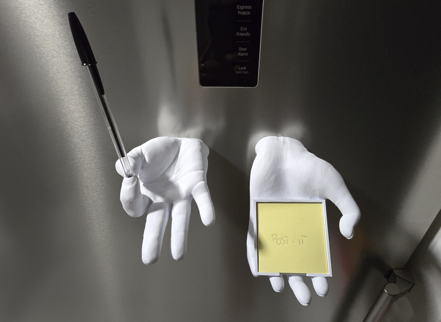 Magnetic fridge hands