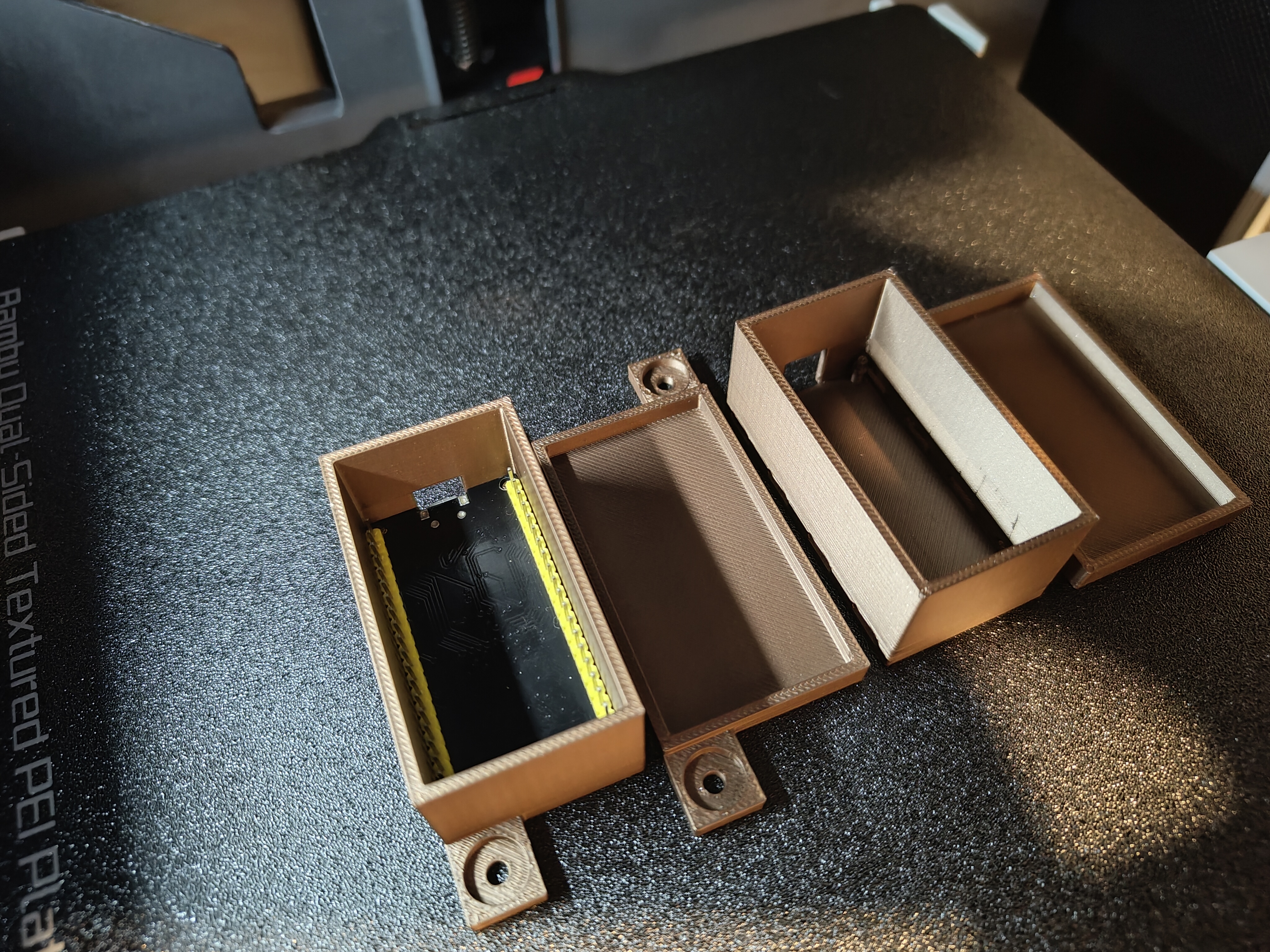 ESP32-WROOM Project box with mount