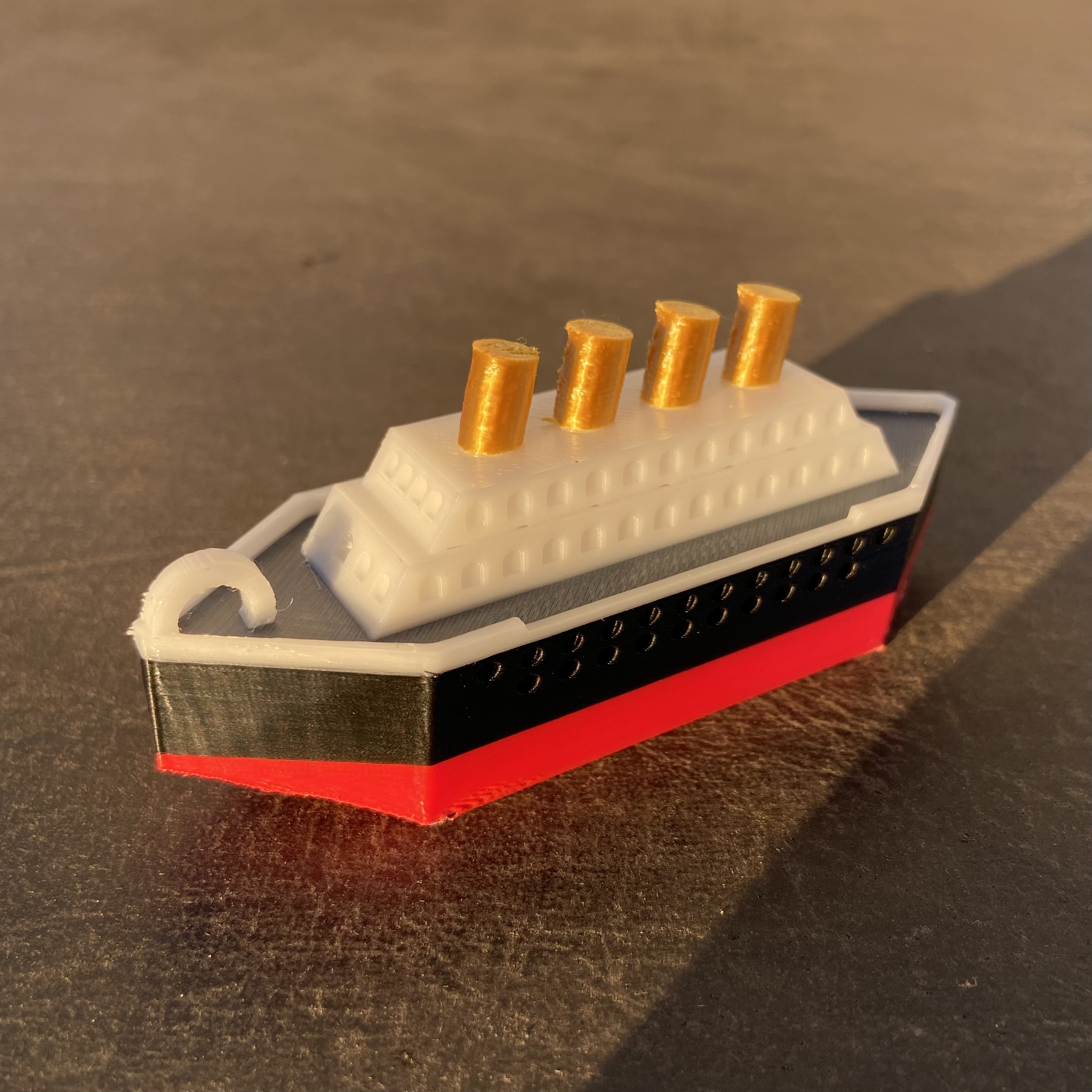 Miniatura 2 do modelo 3D Titanic Keyholder