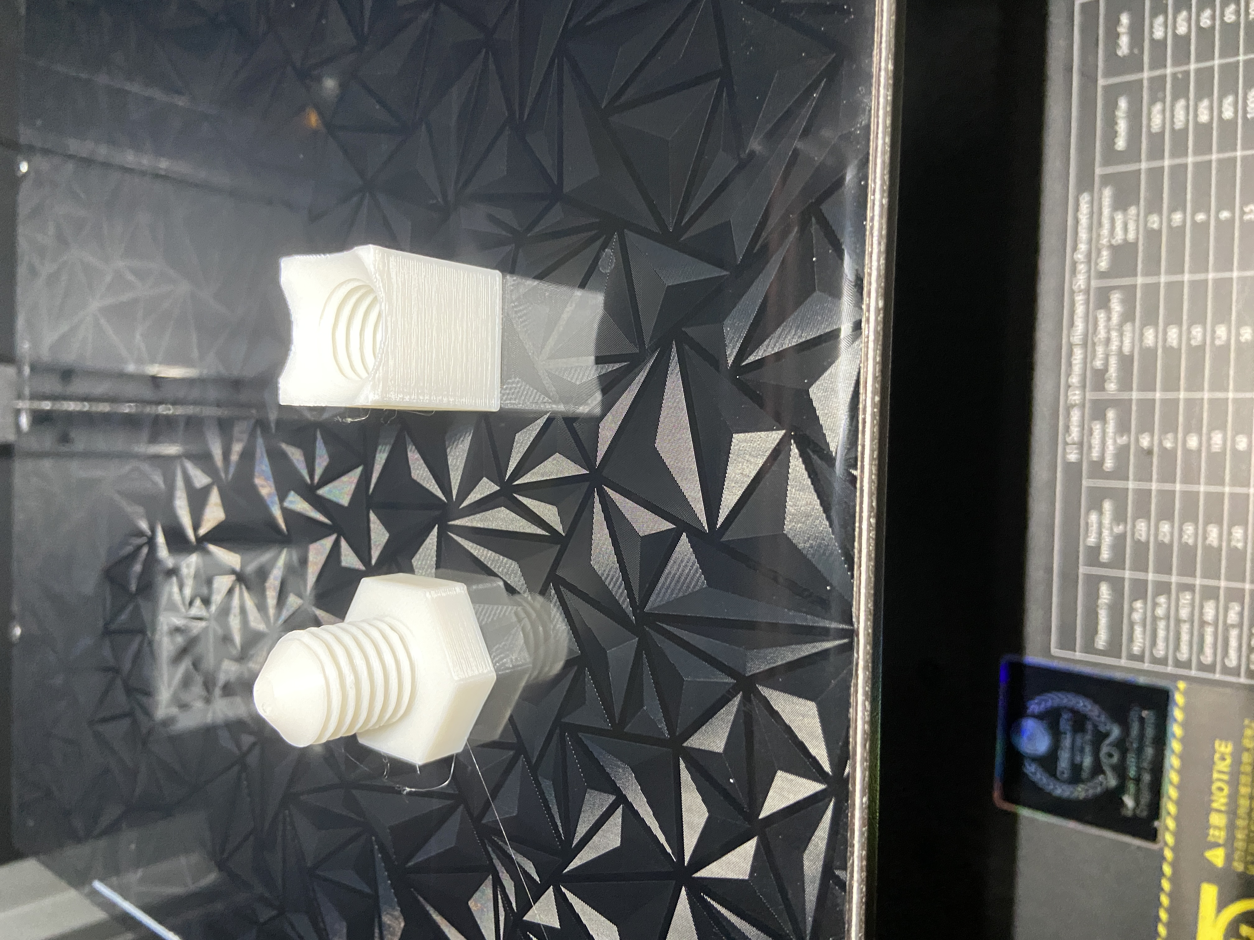 Miniatura 2 do modelo 3D Thread Test 0.03mm 0.2in chamfer