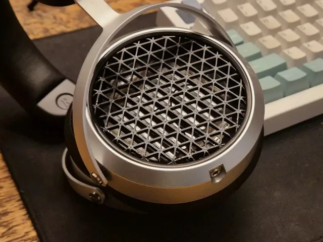 Triangle Replacement Grille for HIFIMAN HE400se and HE6se