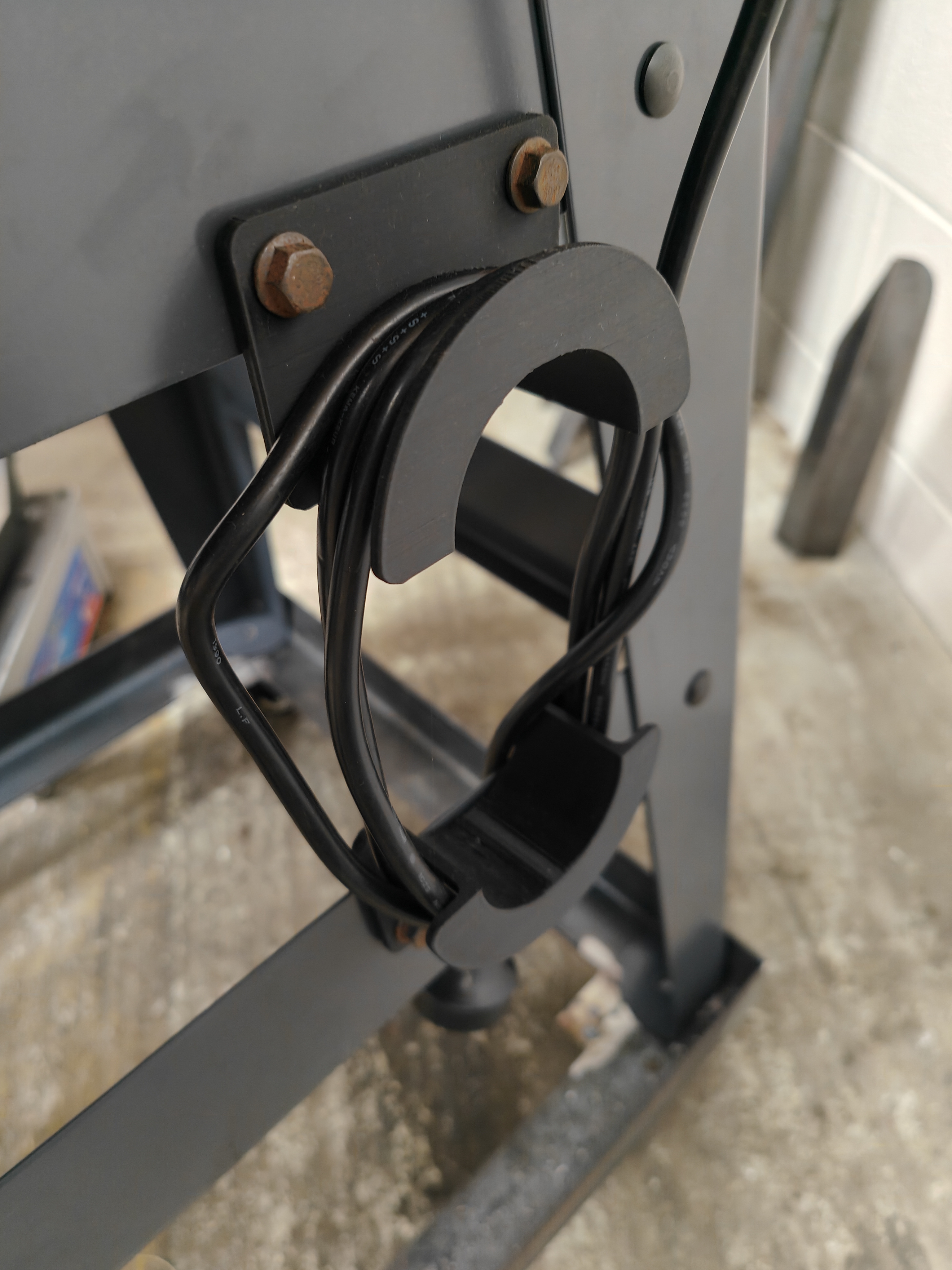 Simple power tool cable holder