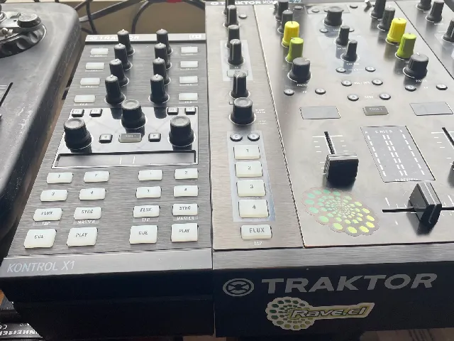 Stand NI Traktor Kontrol X1