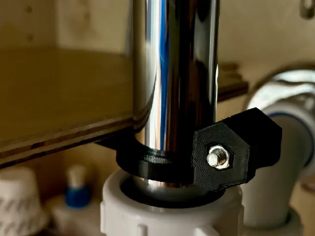 Pipe shelf bracket