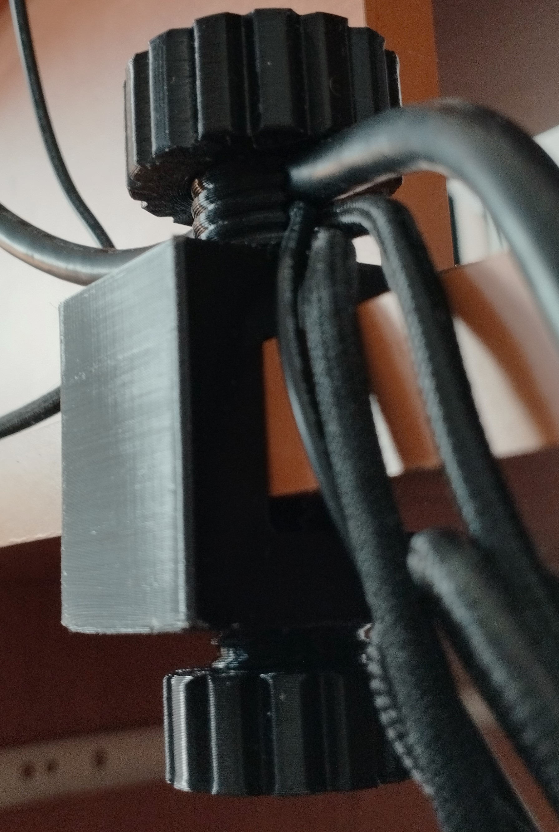 Desk cable clamp