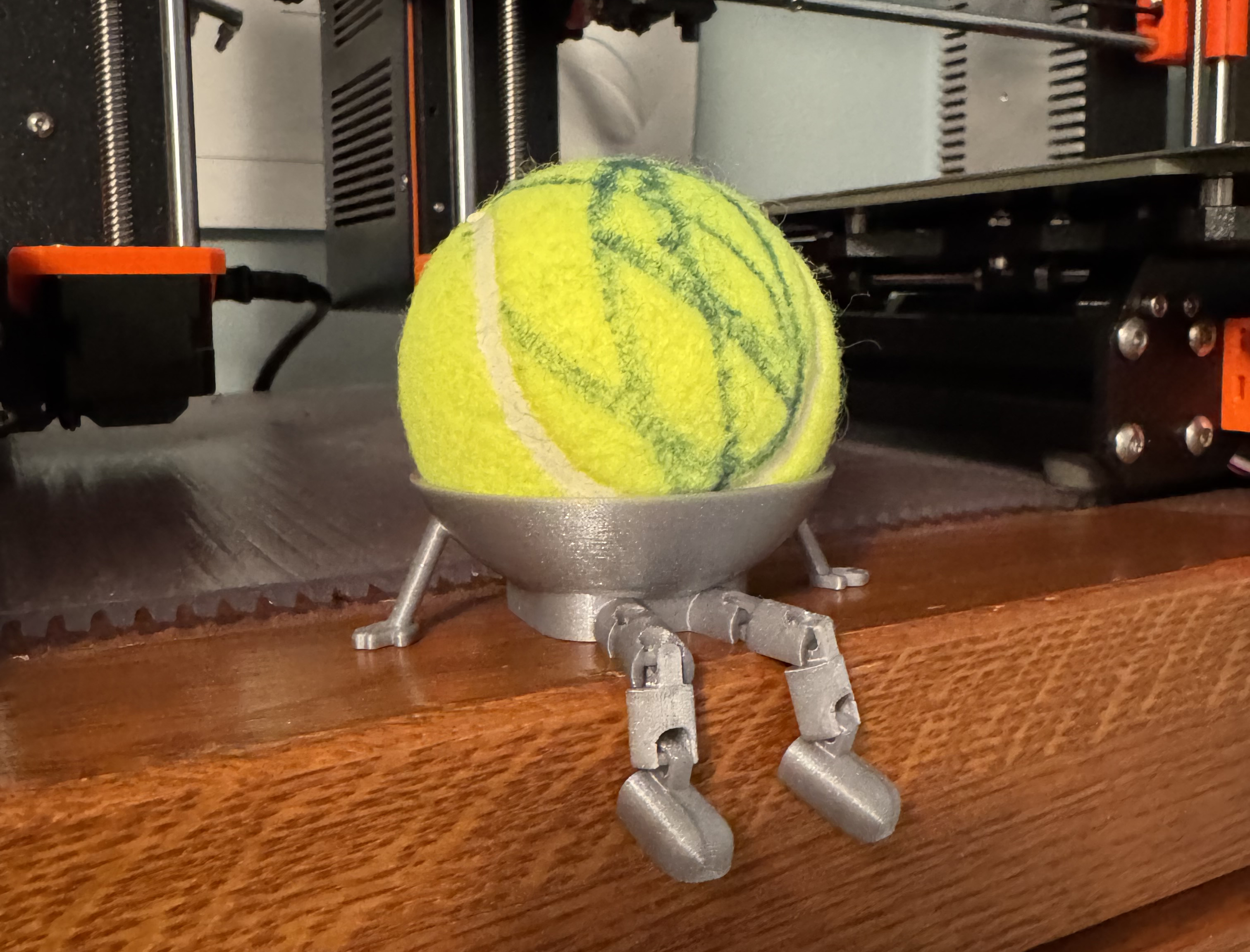 Friendly Articulated Tennis Ball Stand