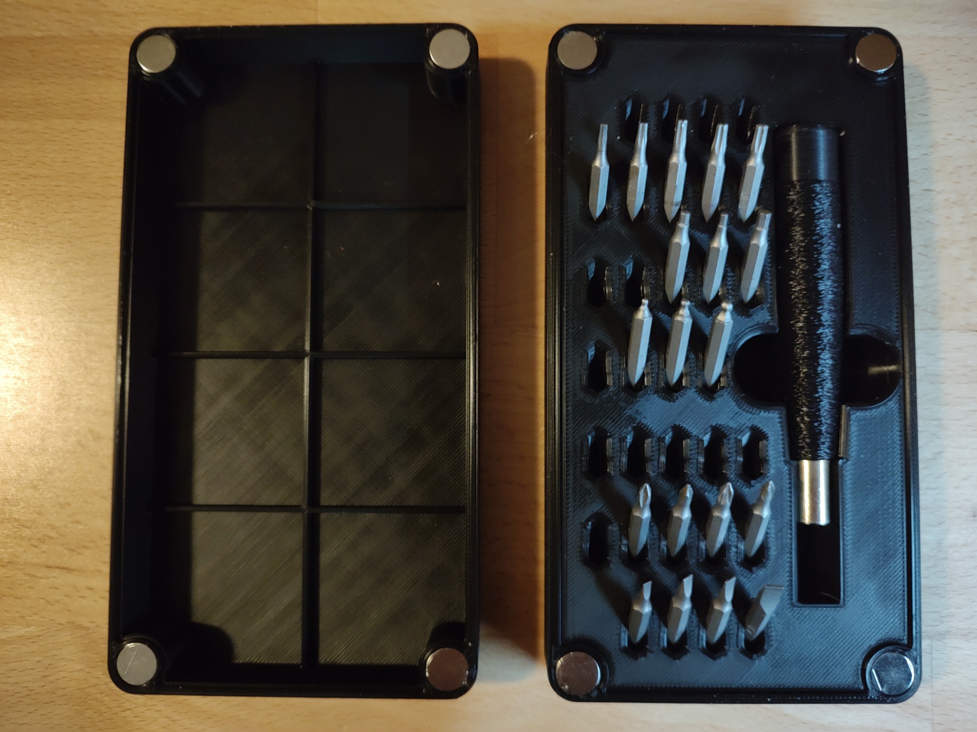 Remix of Precision Screwdriver bit holder case by Alekkon (https://www.printables.com/model/1238063-precision-screwdriver-bit-holder-case-ltt-ifixit)