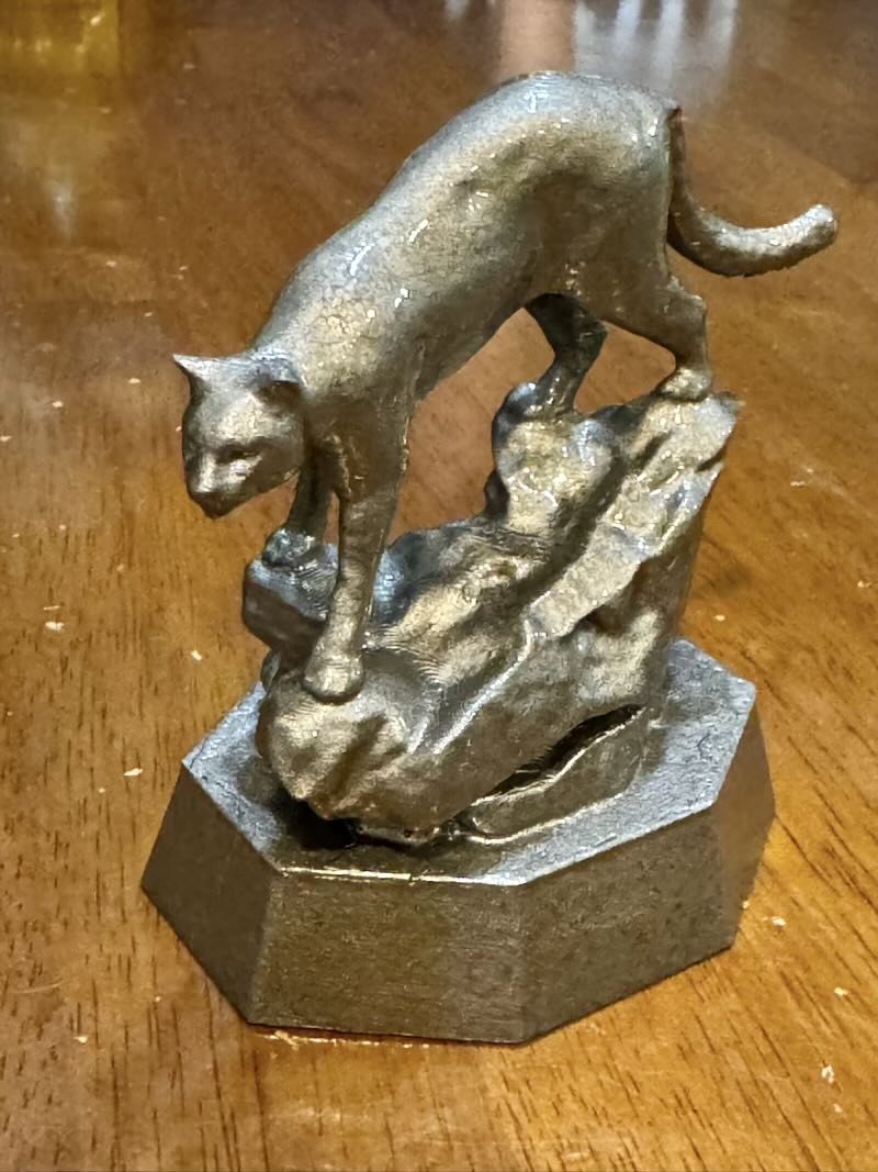 Cougar Pride statue — miniatura 2