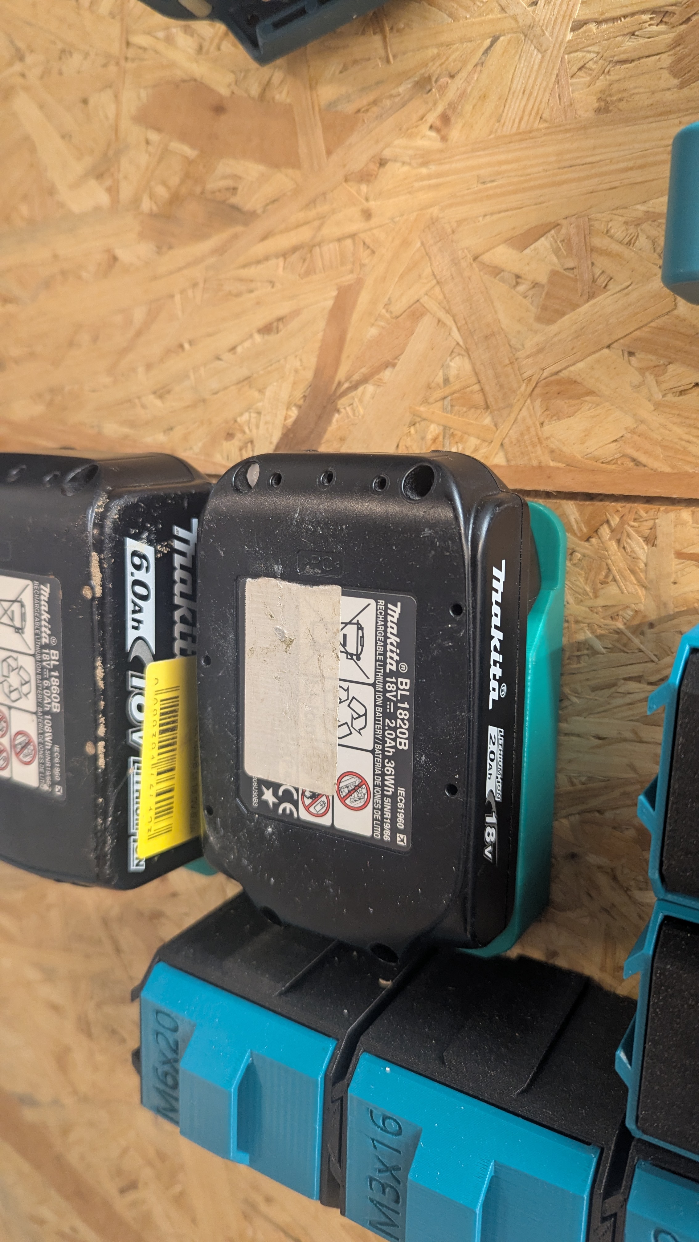 Makita 18V screwable battery holder