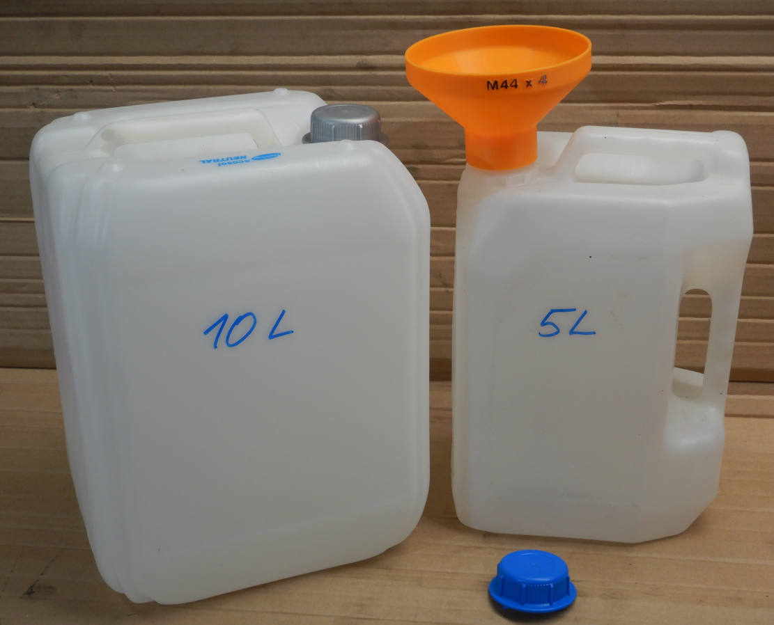 Trichter für Kanister zum aufschrauben; M44 x 4; Funnel for canisters, screw-on type