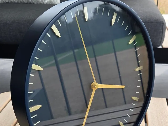 IKEA Skärig wall clock base/stand