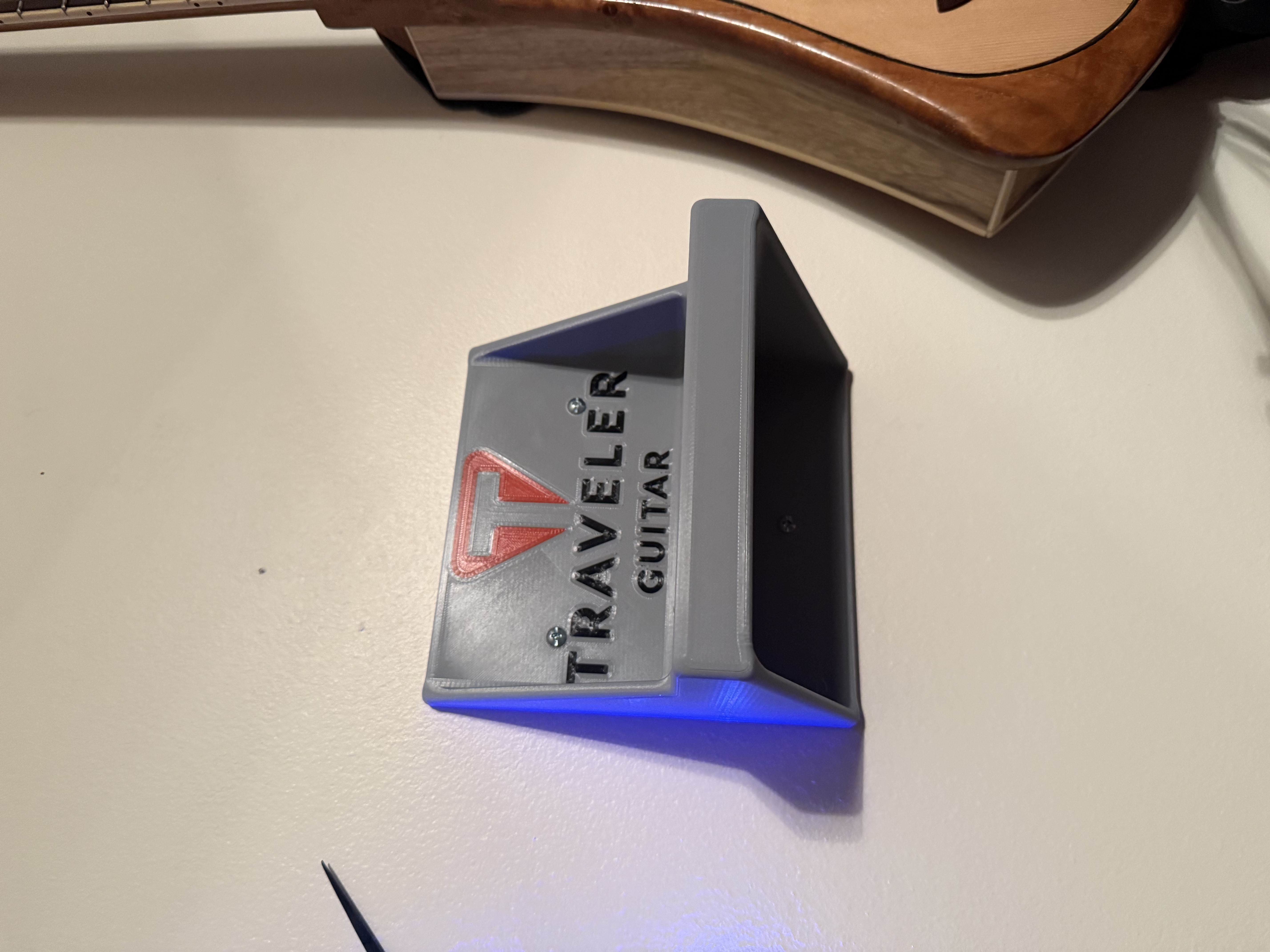 Traveler Guitar Shelf