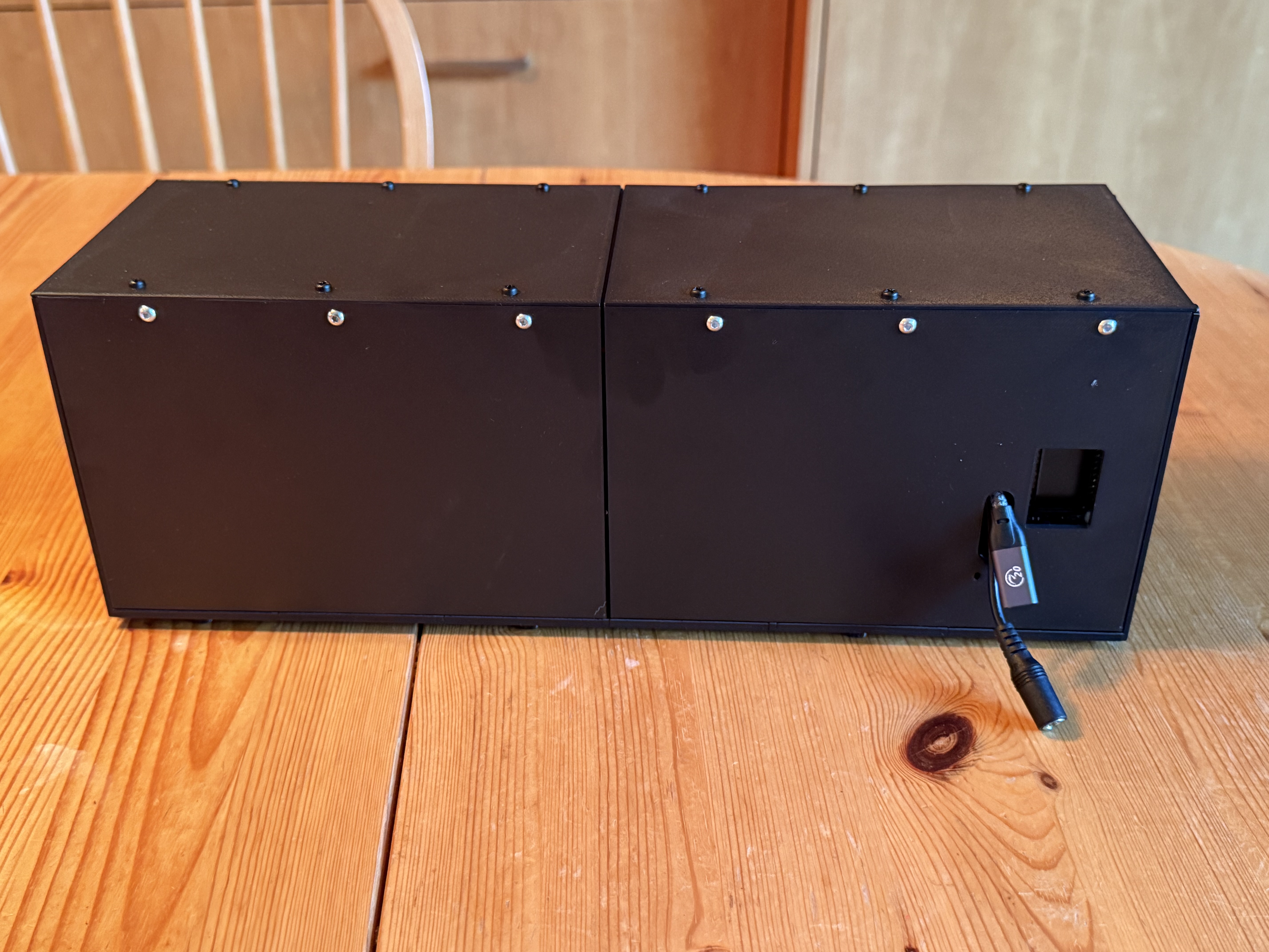 Miniatura 4 do modelo 3D Another Compact Splitflap Display