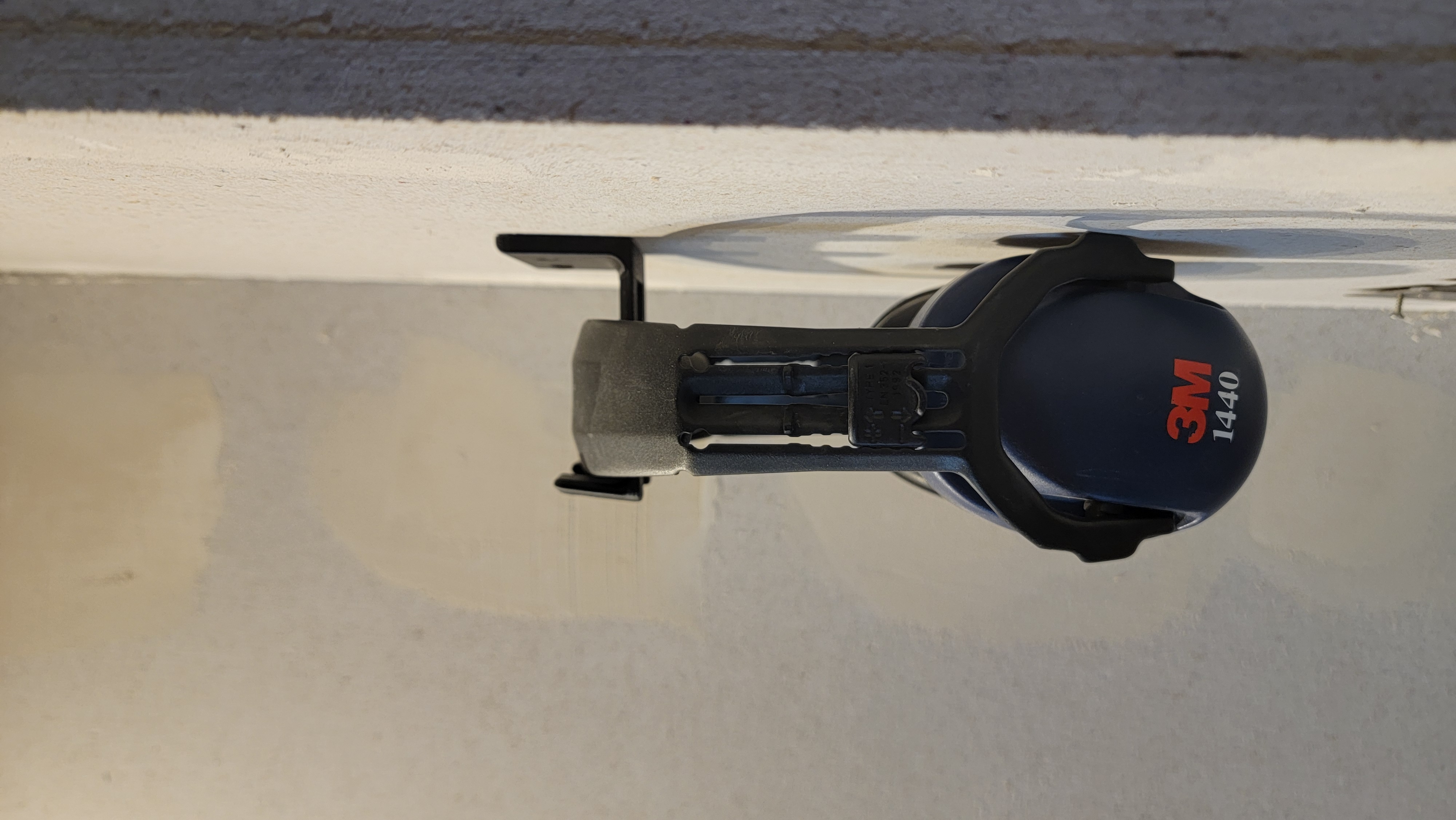 Headset wallmount — thumbnail 2