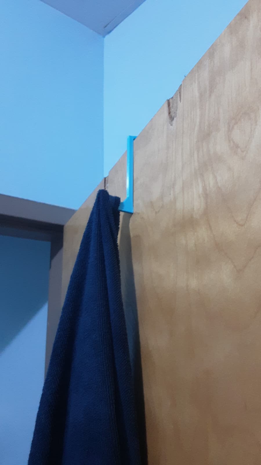 Over door hook