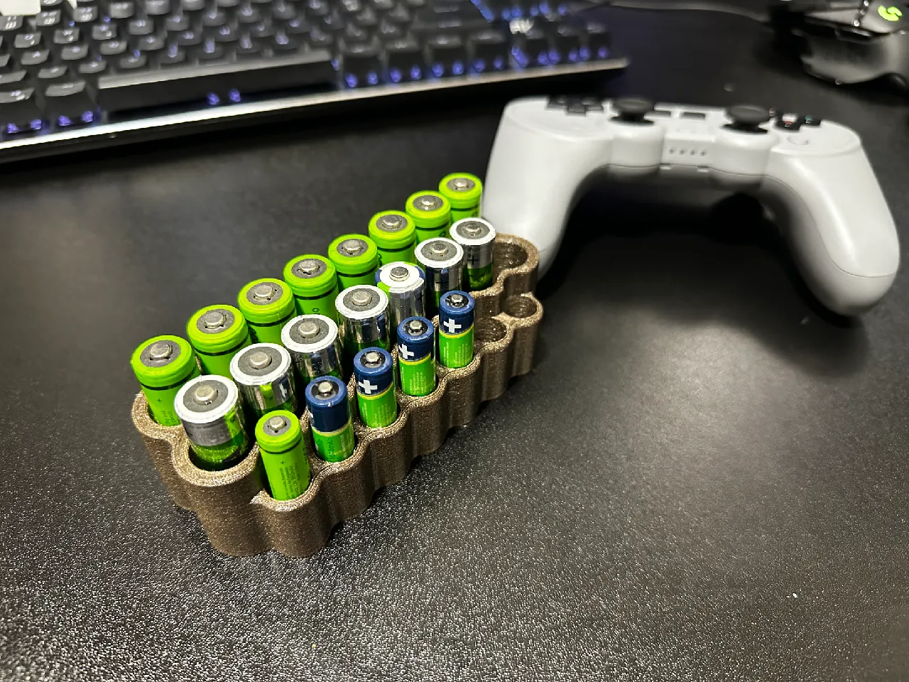 Battery storage AAA / AA by Patrik Polívka | Download free STL model ...