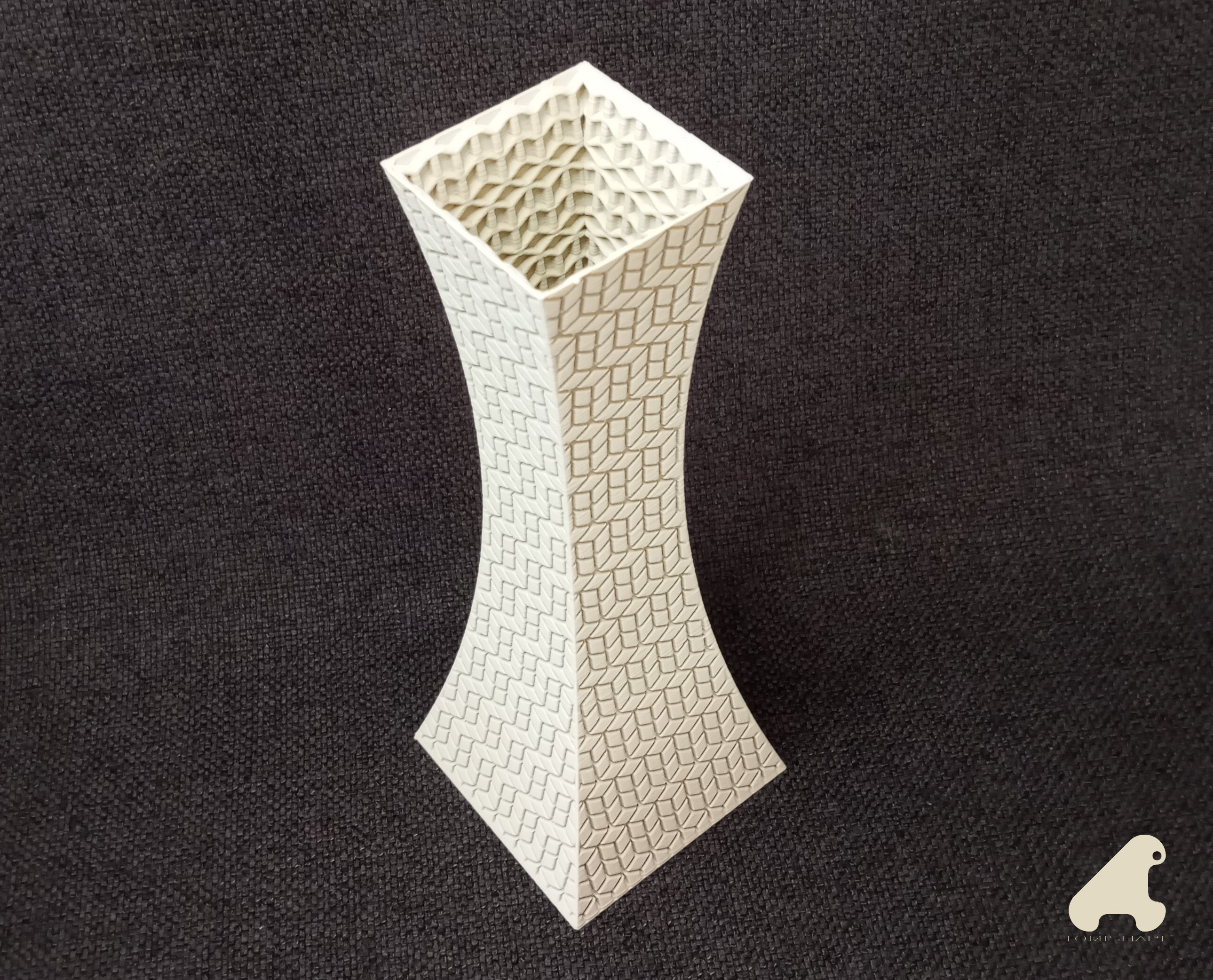 LAMPE ELANCE GEOMETRIC PATTERN