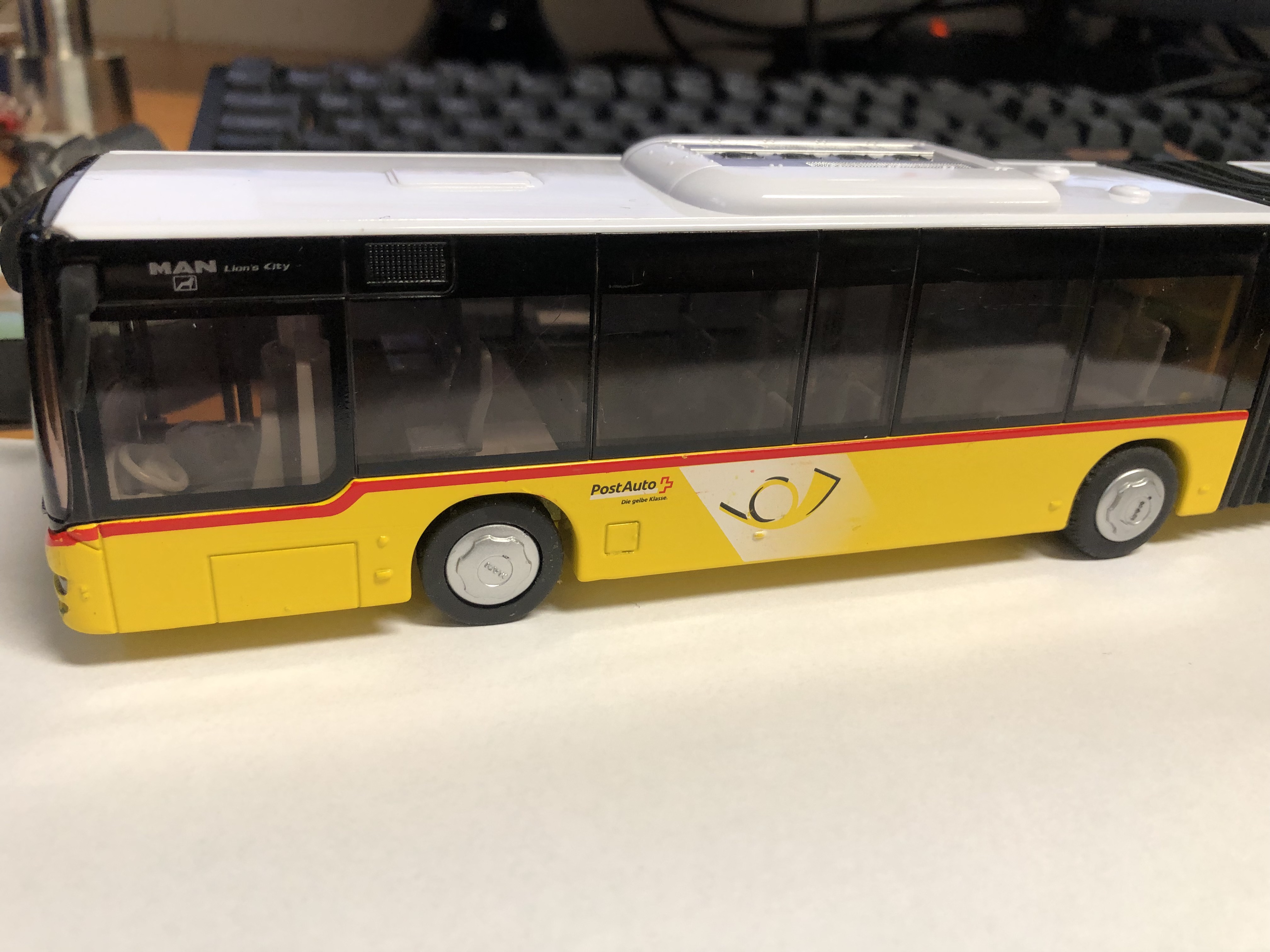Siku Bus Reifen
