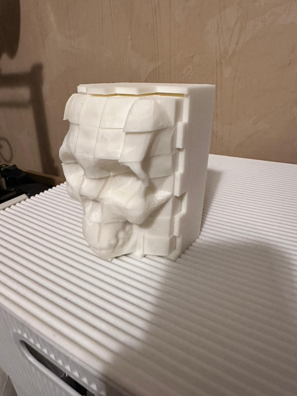 pixel skull box